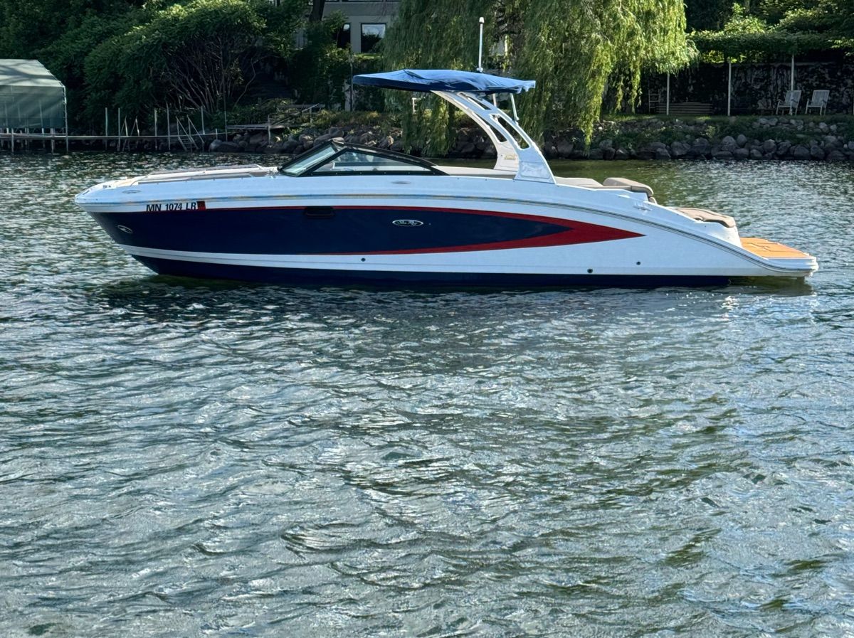 2017 Sea Ray SDX 270