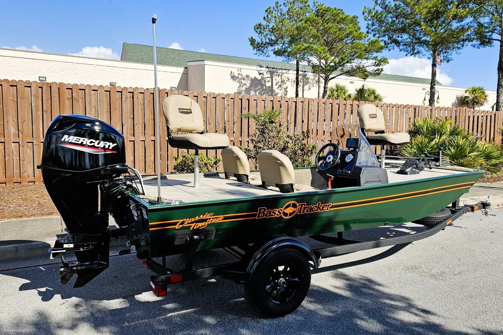2026 Tracker Bass Tracker Classic Limited