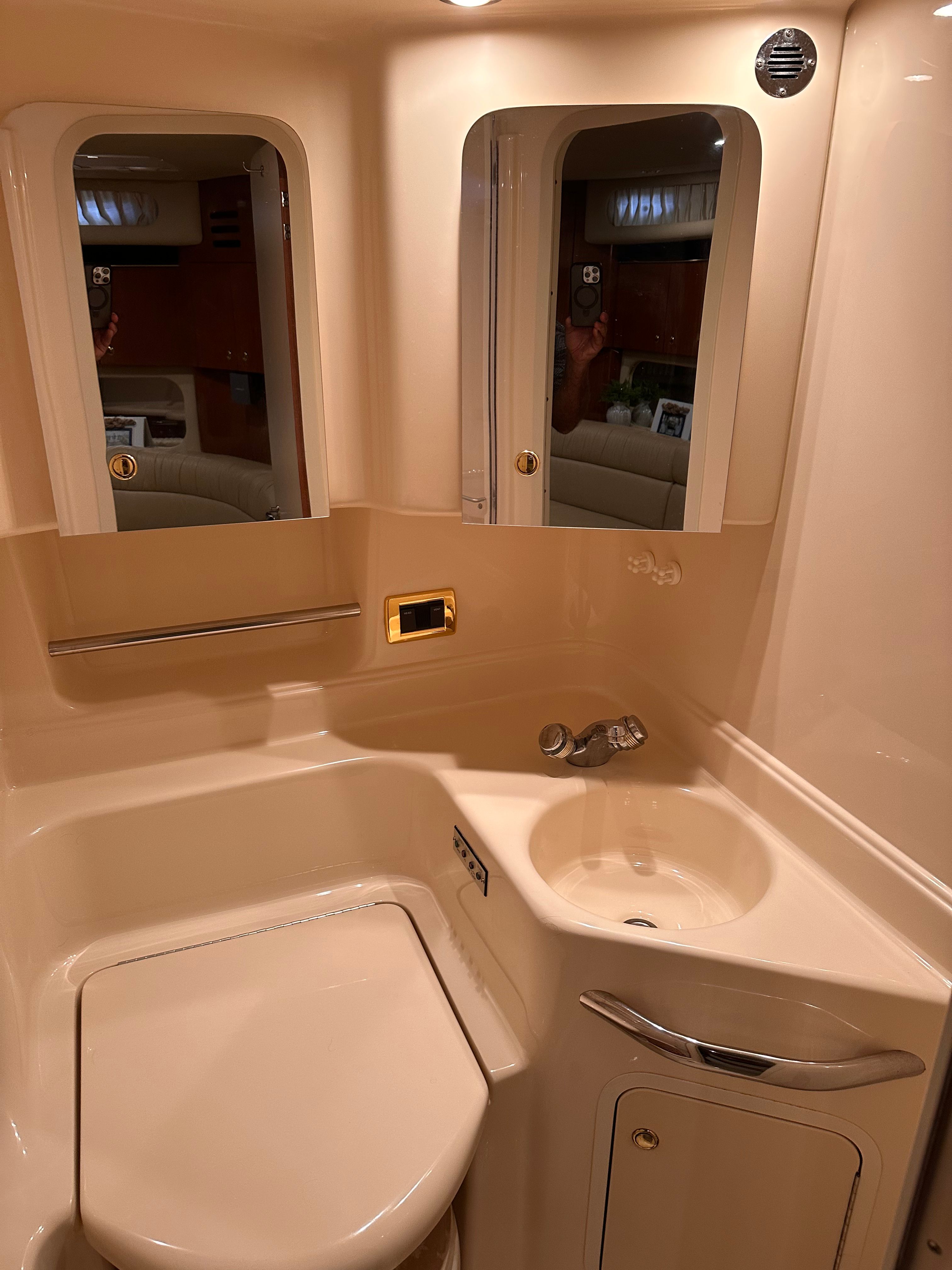 2001 Sea Ray 380 Sundancer - 22