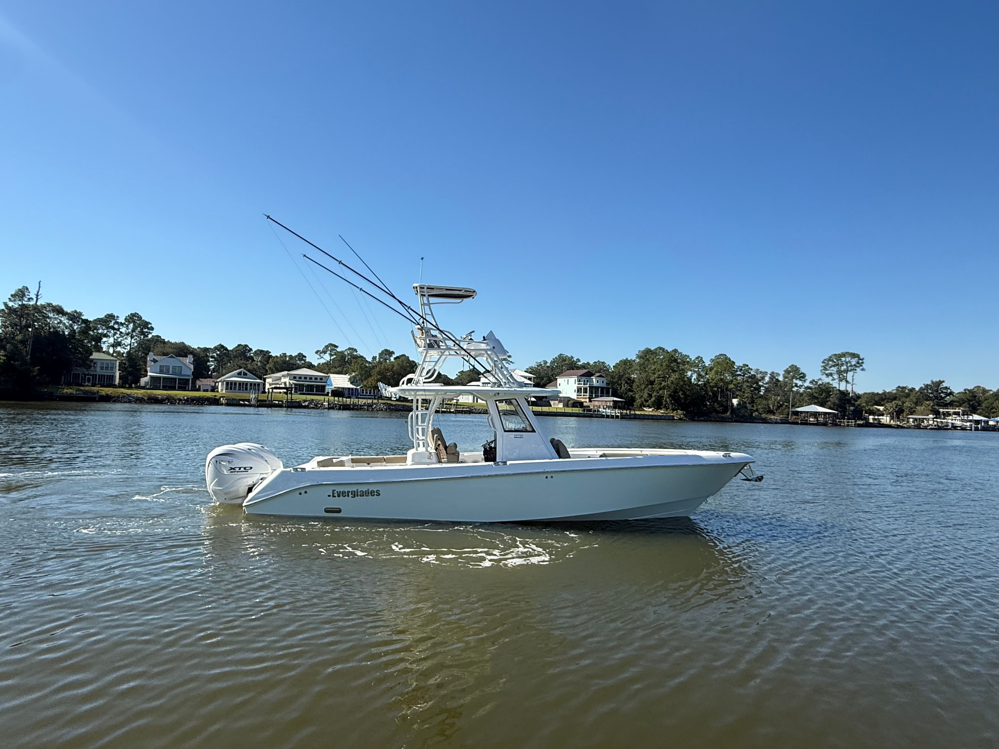 2026 Everglades 335 Center Console