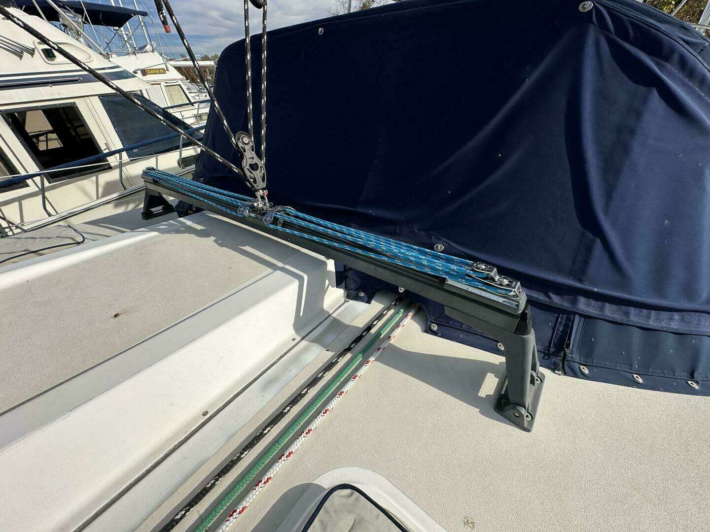 1999 Tartan 4600 - Image 22
