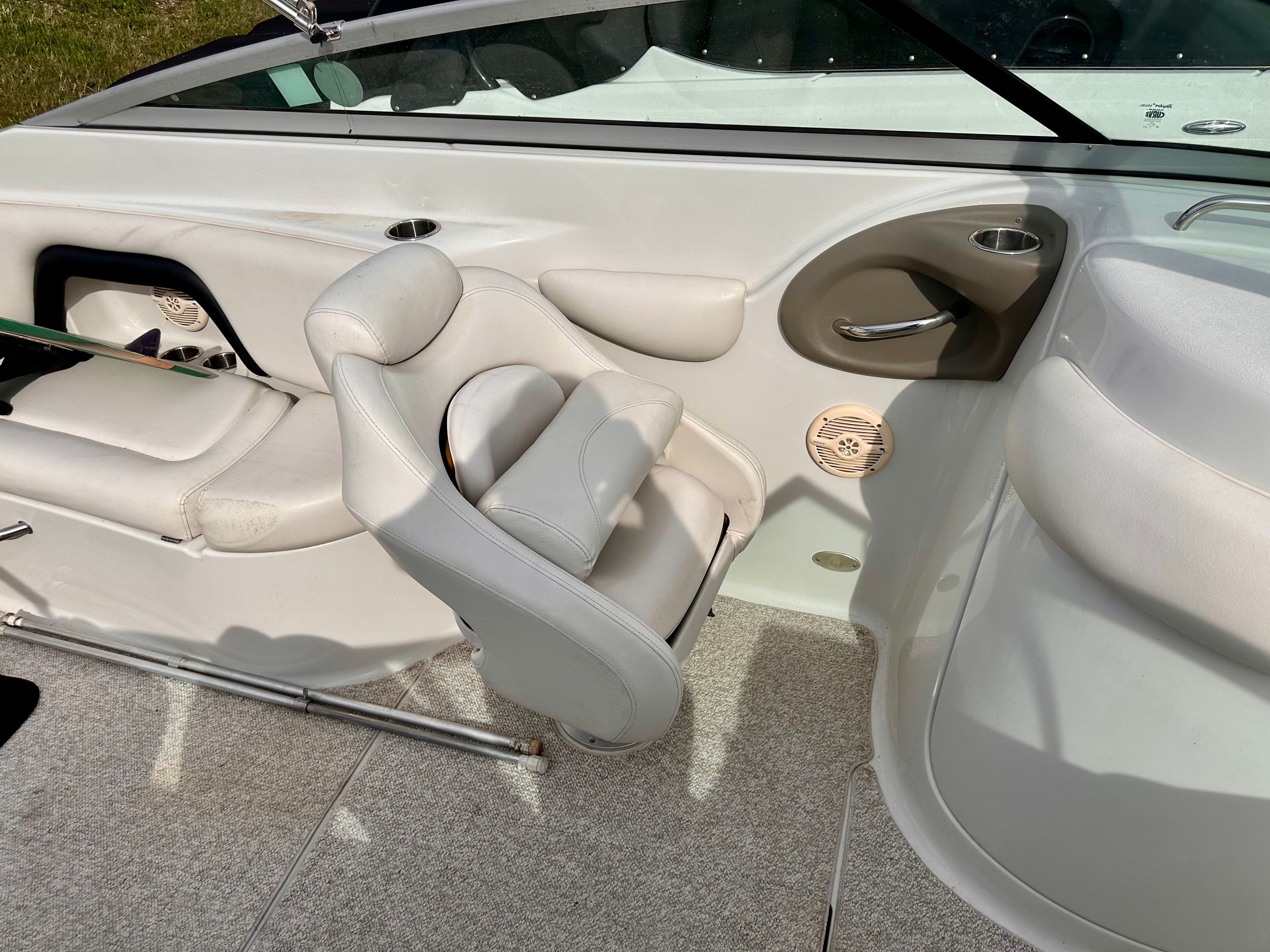 2005 Crownline 270 BR - 27