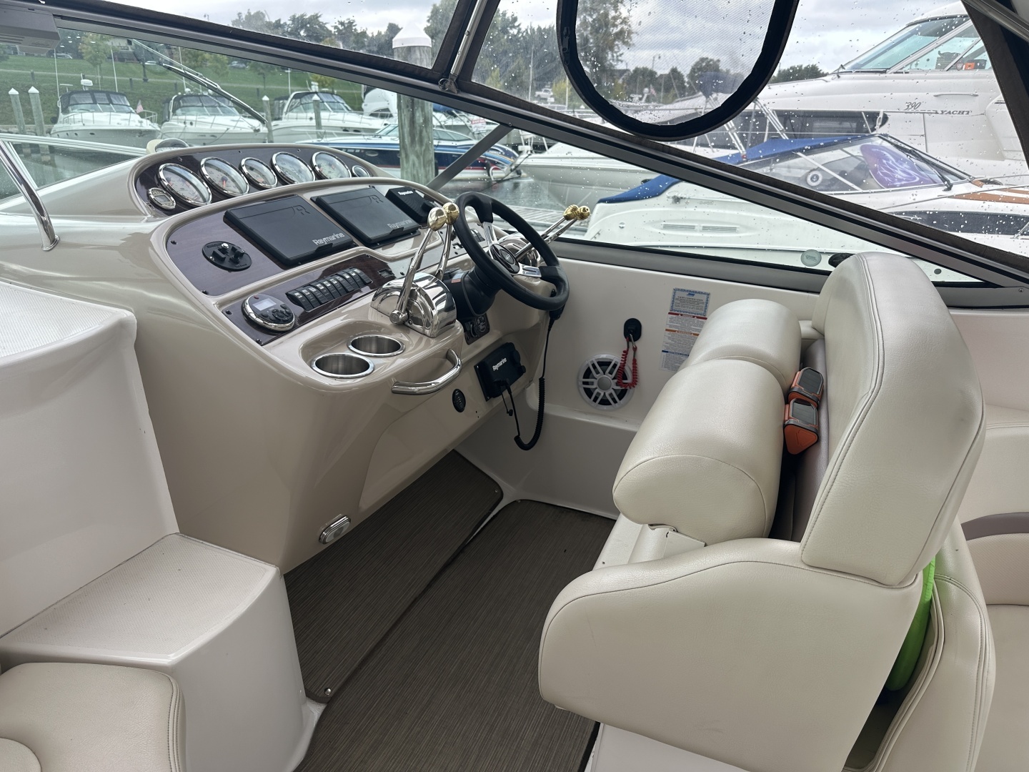 2005 Chaparral Signiyure 350 - Image 43
