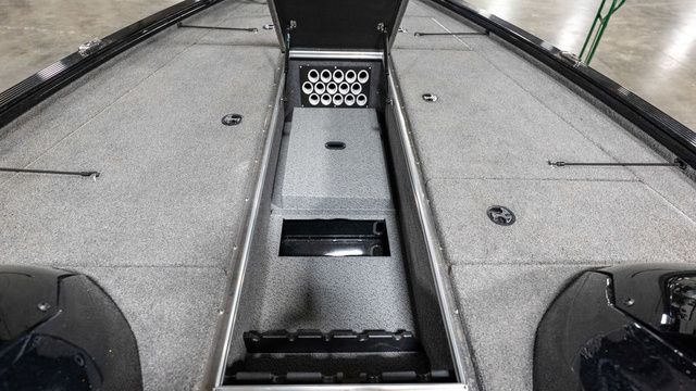2018 Lund Pro-V Bass 2075 - 11