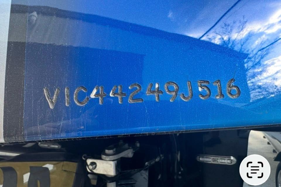 Hull identification number "VIC44249J516" on blue MTI 44 RP boat, 2016 model.