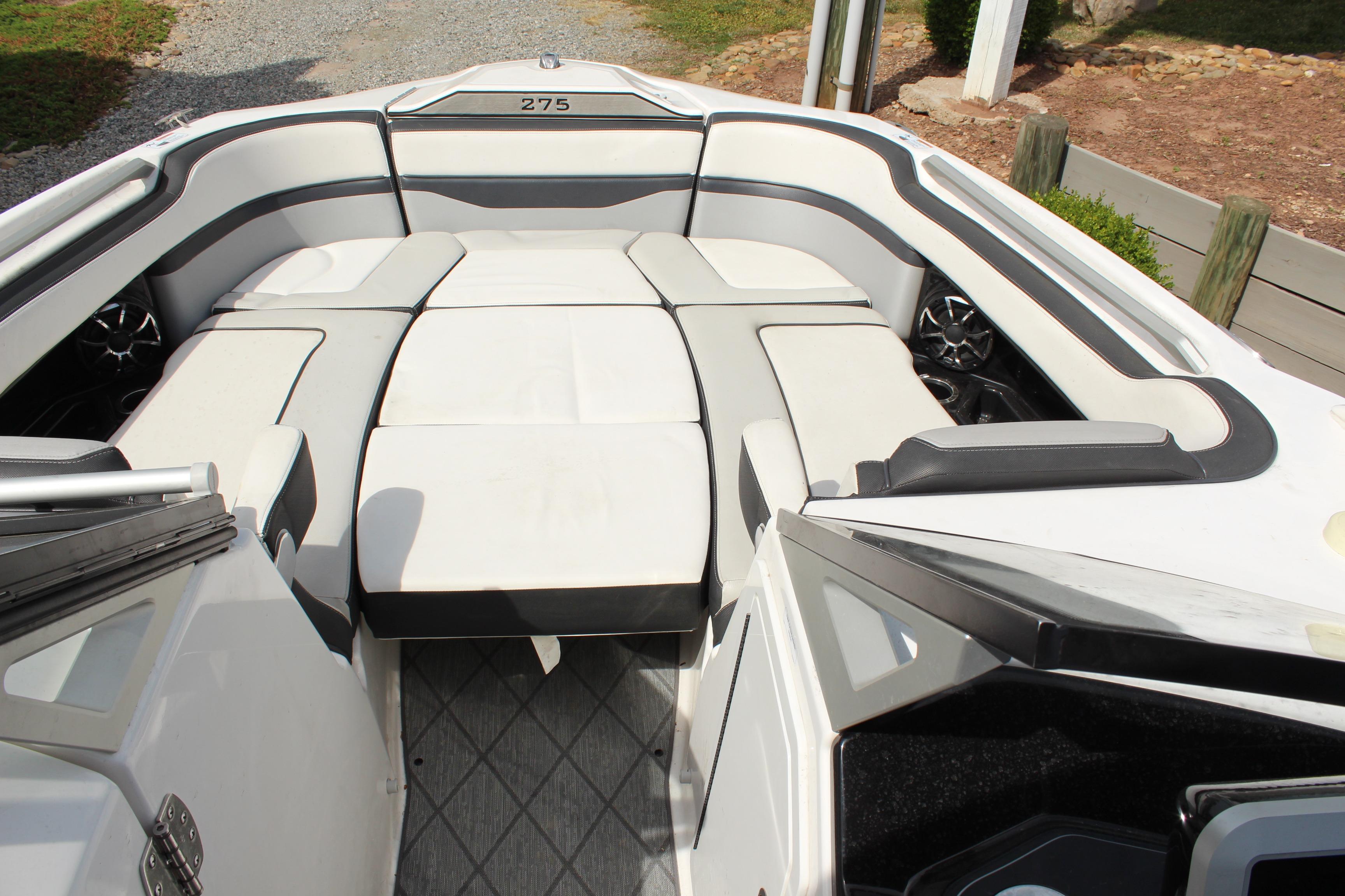 2020 Yamaha Boats 275SE interior with spacious seating and sleek design.