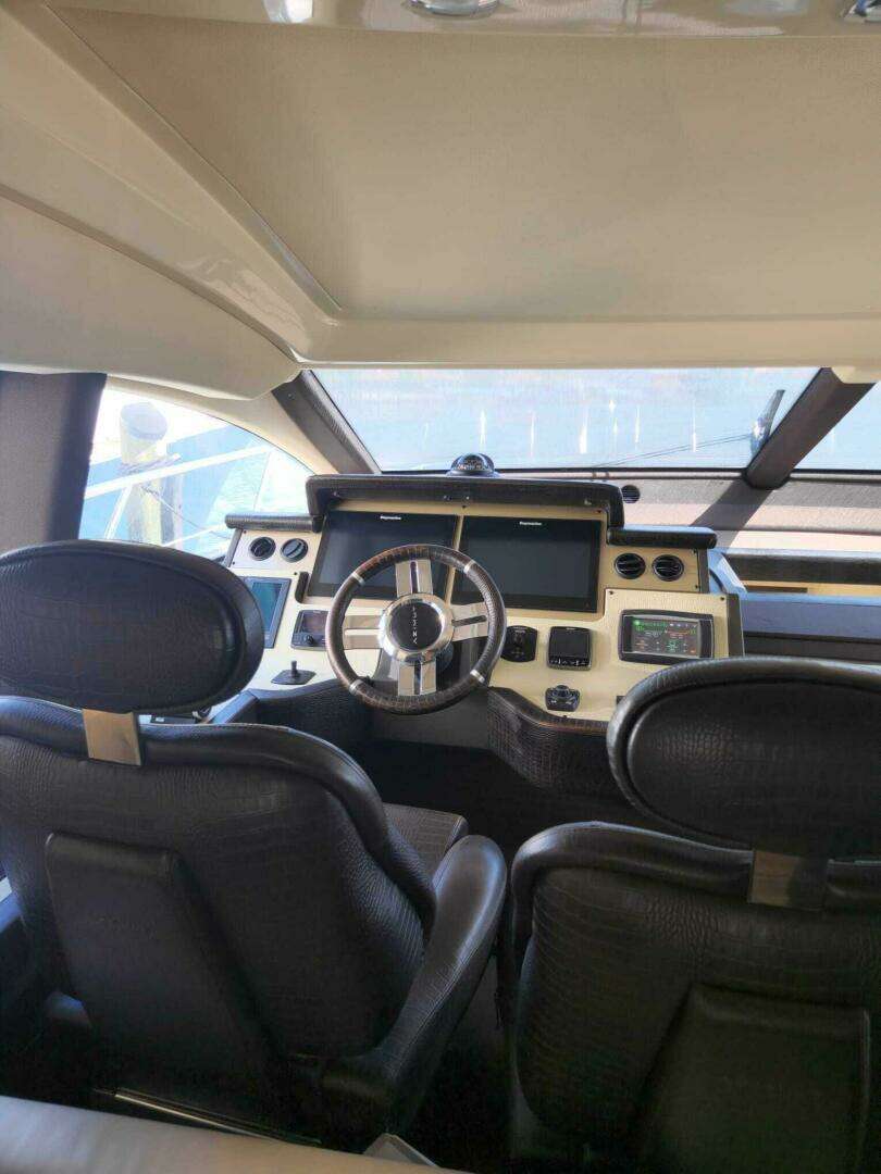 2014 Azimut Flybridge - Image 52