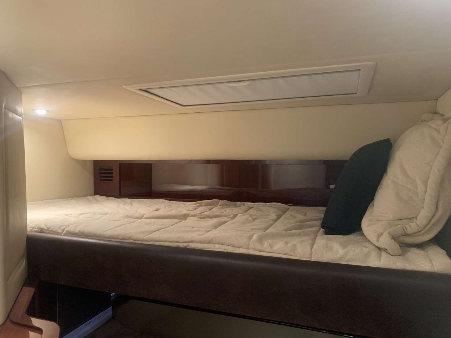 2007 Sea Ray 52 SUNDANCER - Image 64