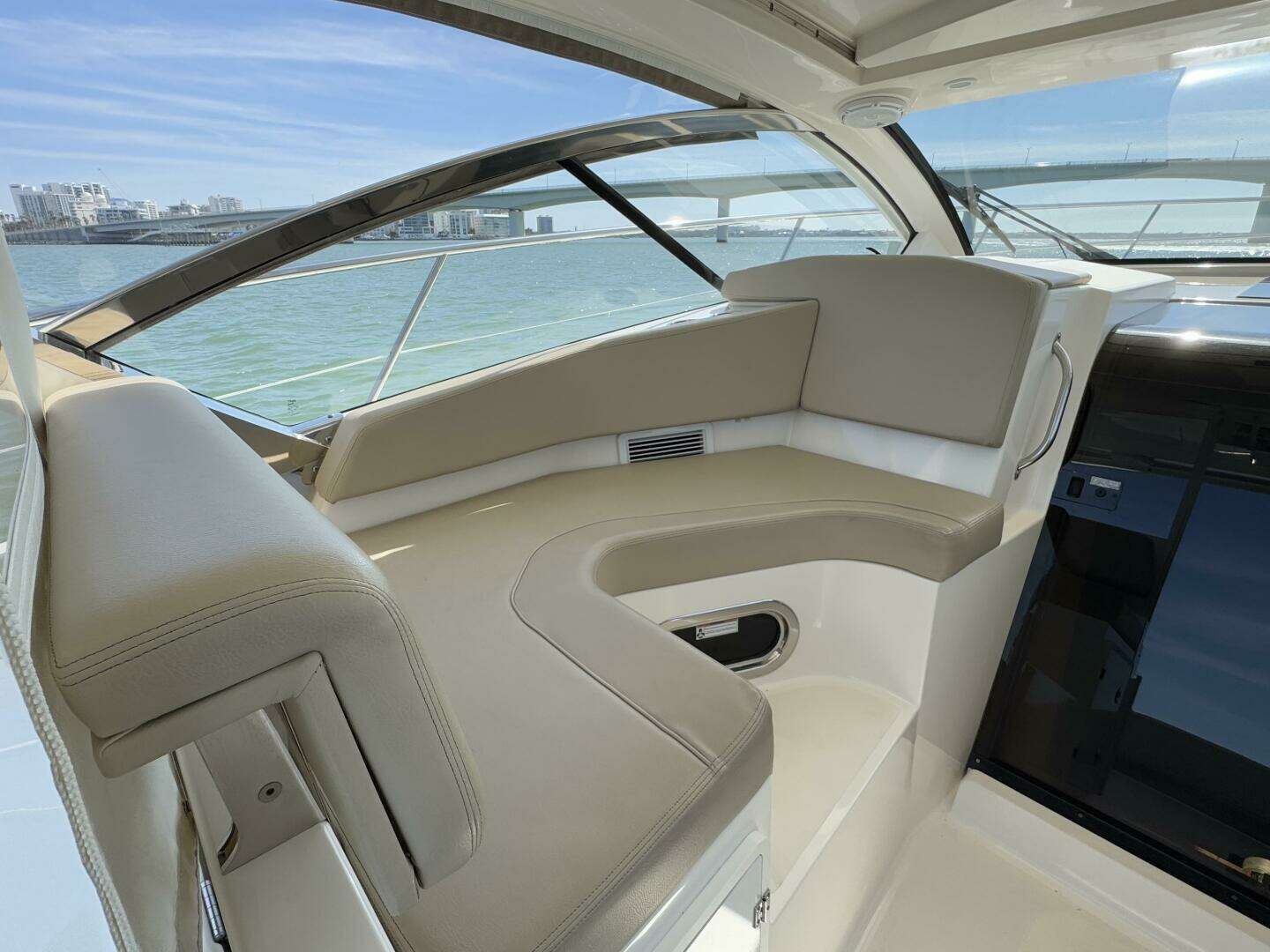 2015 Pursuit 365i Sport Coupe - Image 29