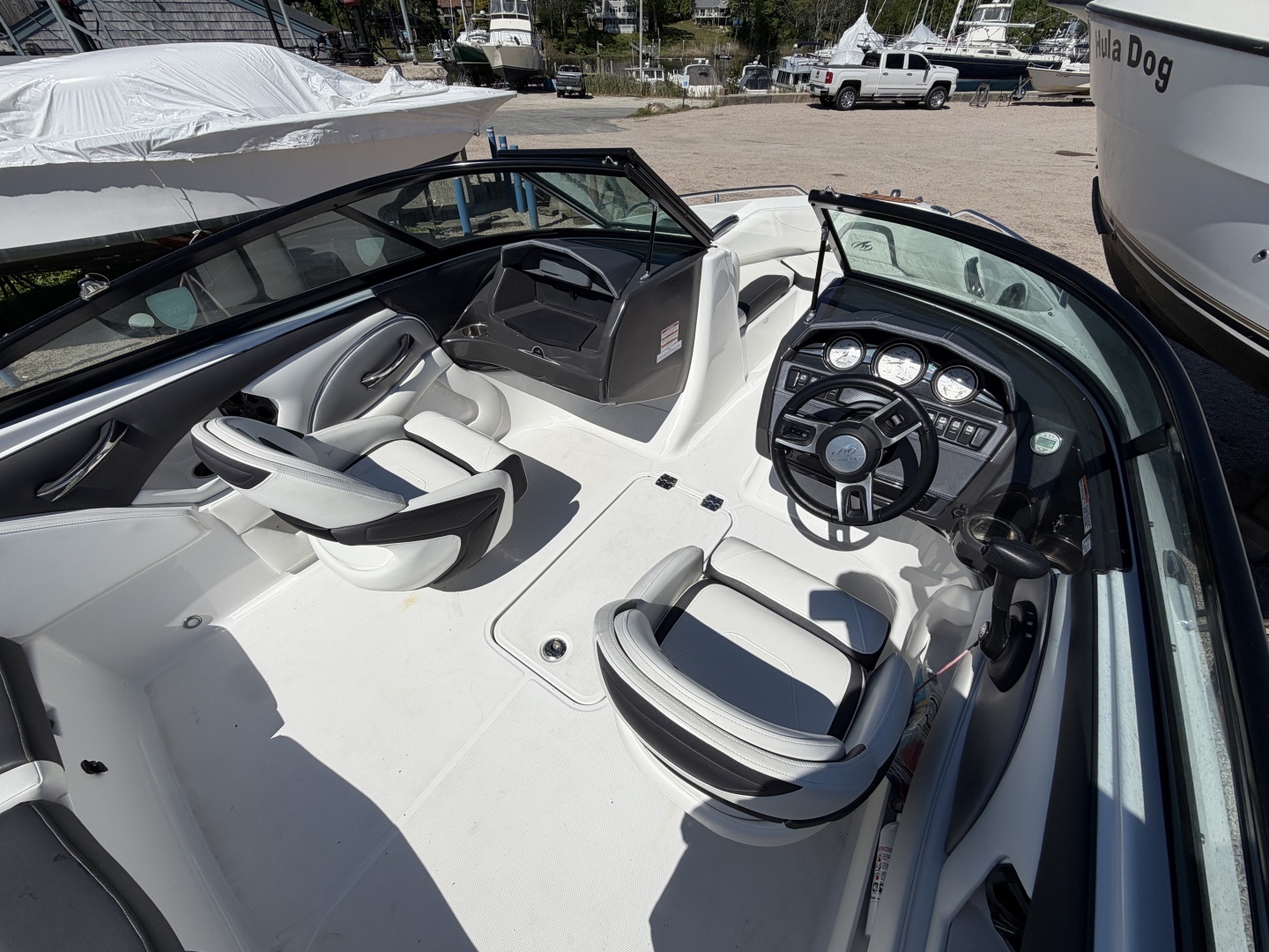 2018 Monterey 204 FS - Image 11
