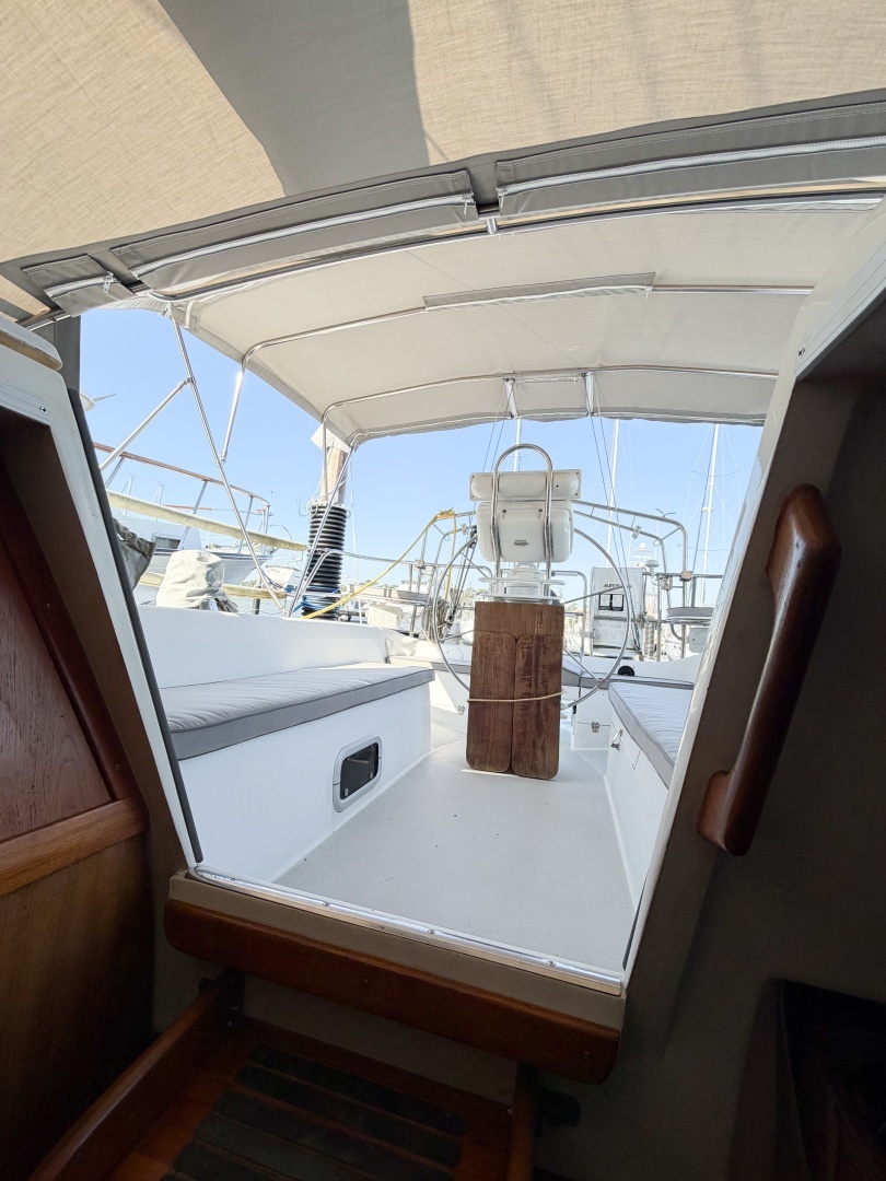 1996 Catalina 36 Mk II - Image 21