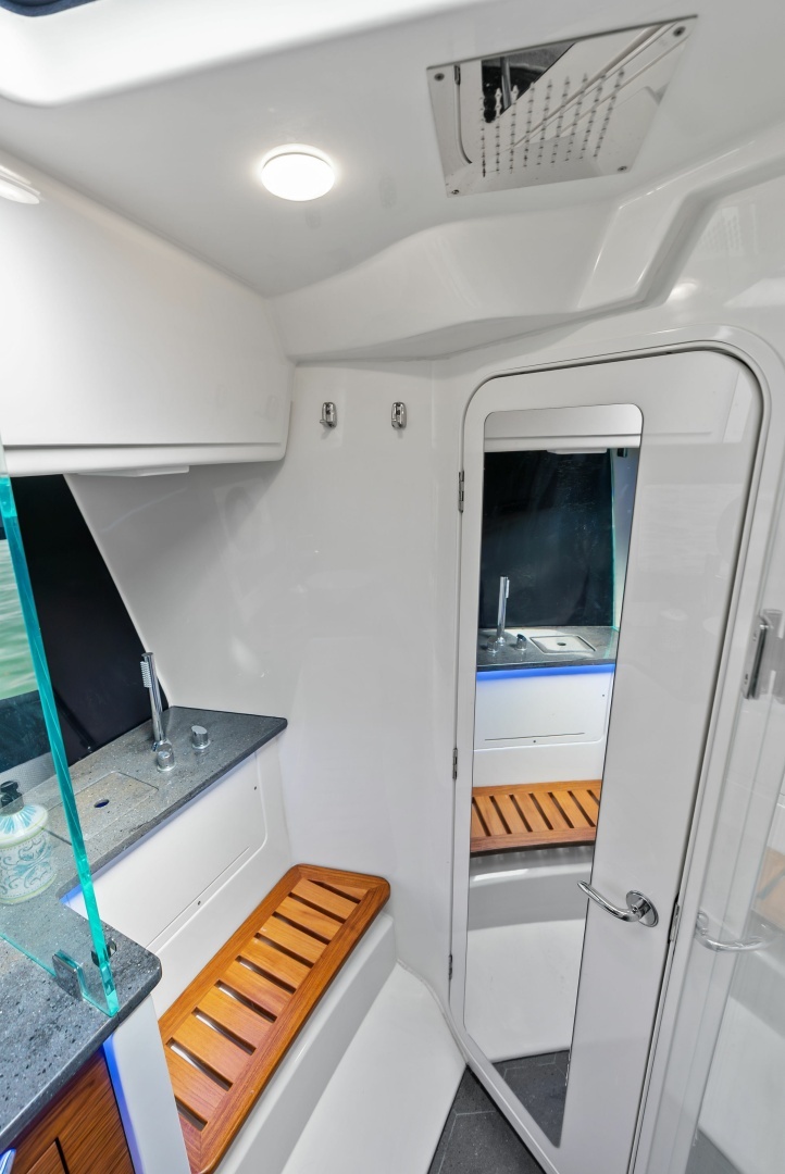 2023 Boston Whaler 405 Conquest - Image 37