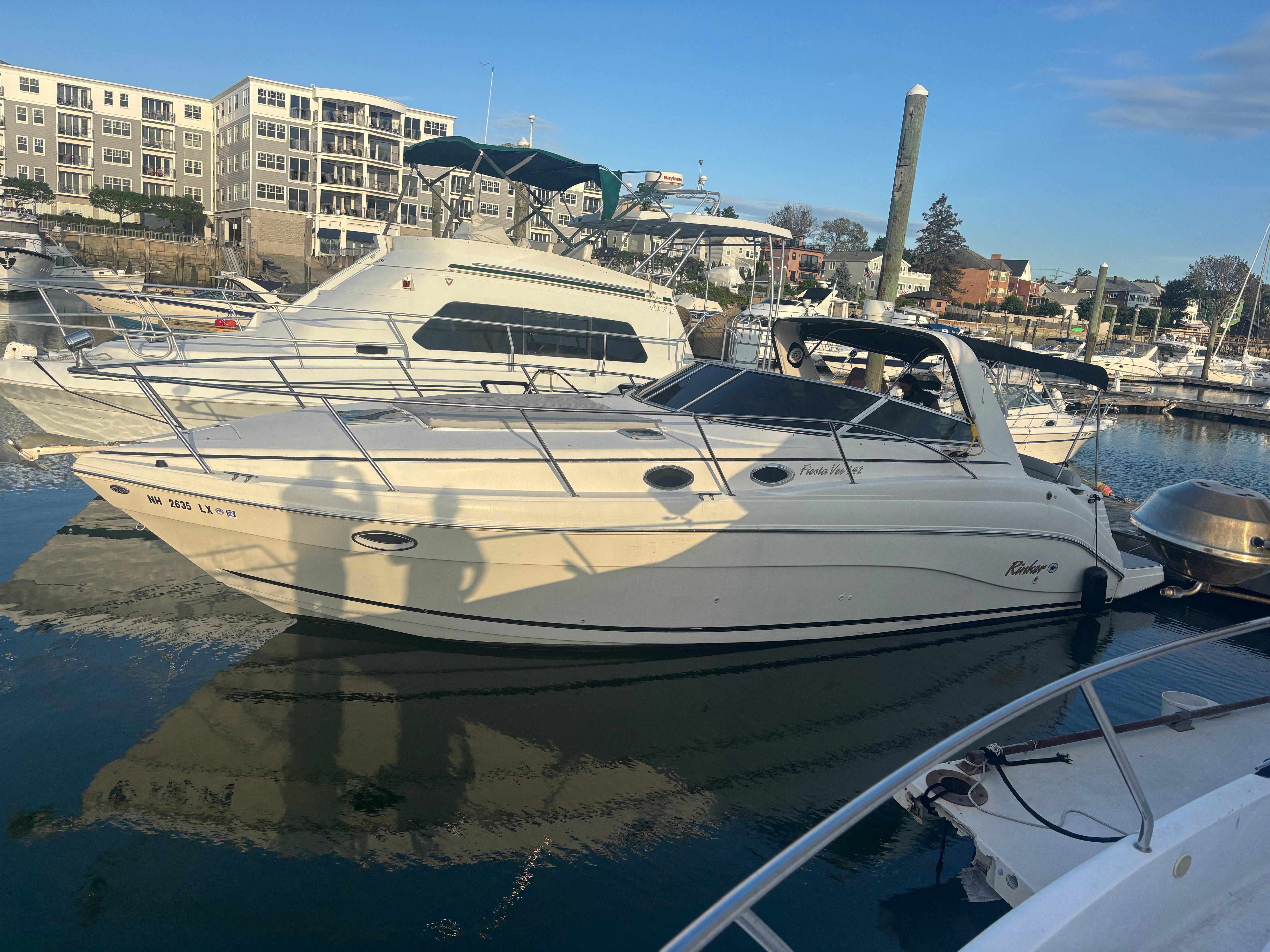 2002 Rinker Fiesta Vee 342