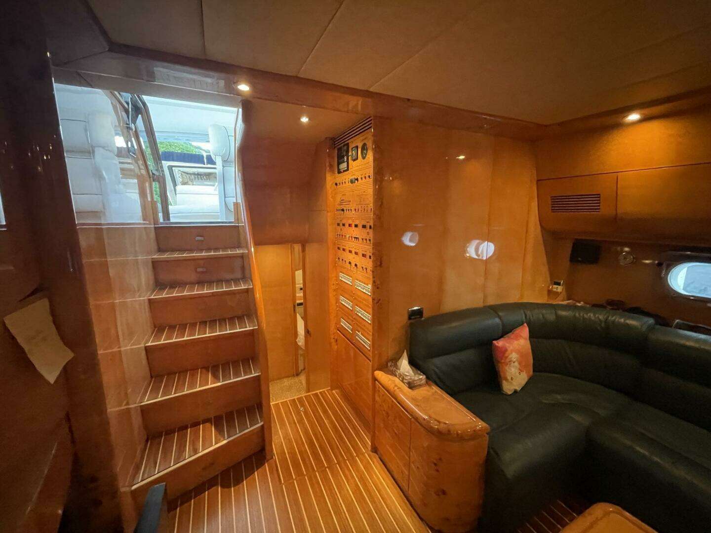 1996 Versilcraft 75 Motoryacht - Image 11