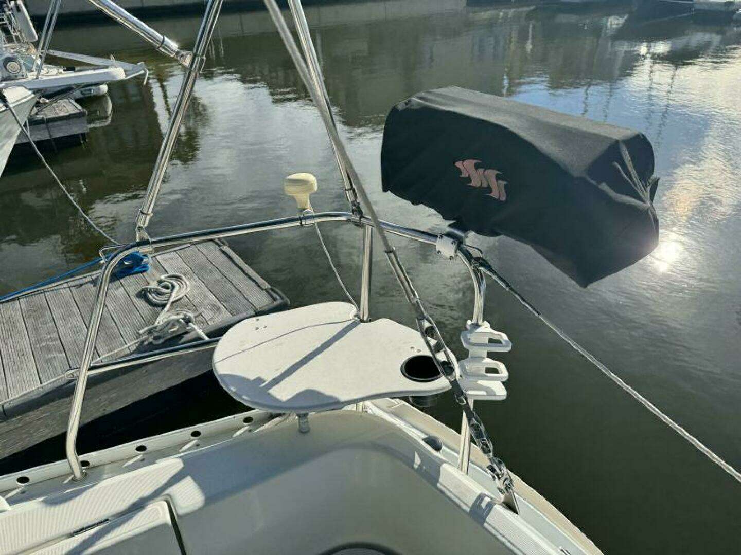 1999 Beneteau 381 - Image 12