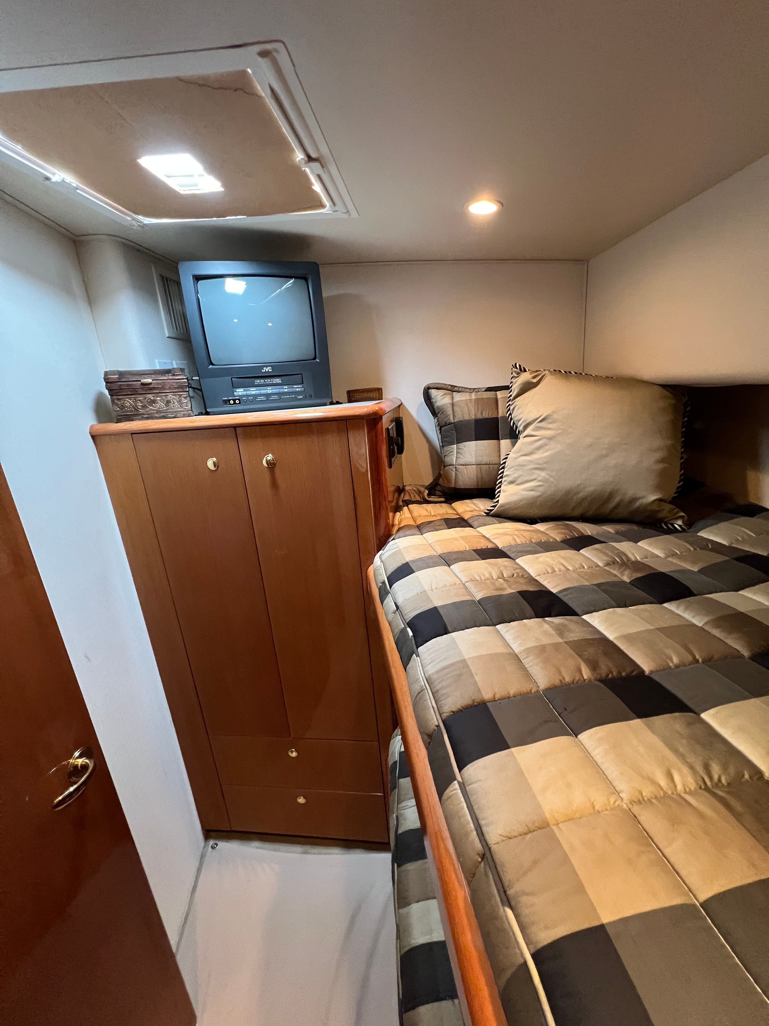 2002 Viking 61 Enclosed Bridge - 69