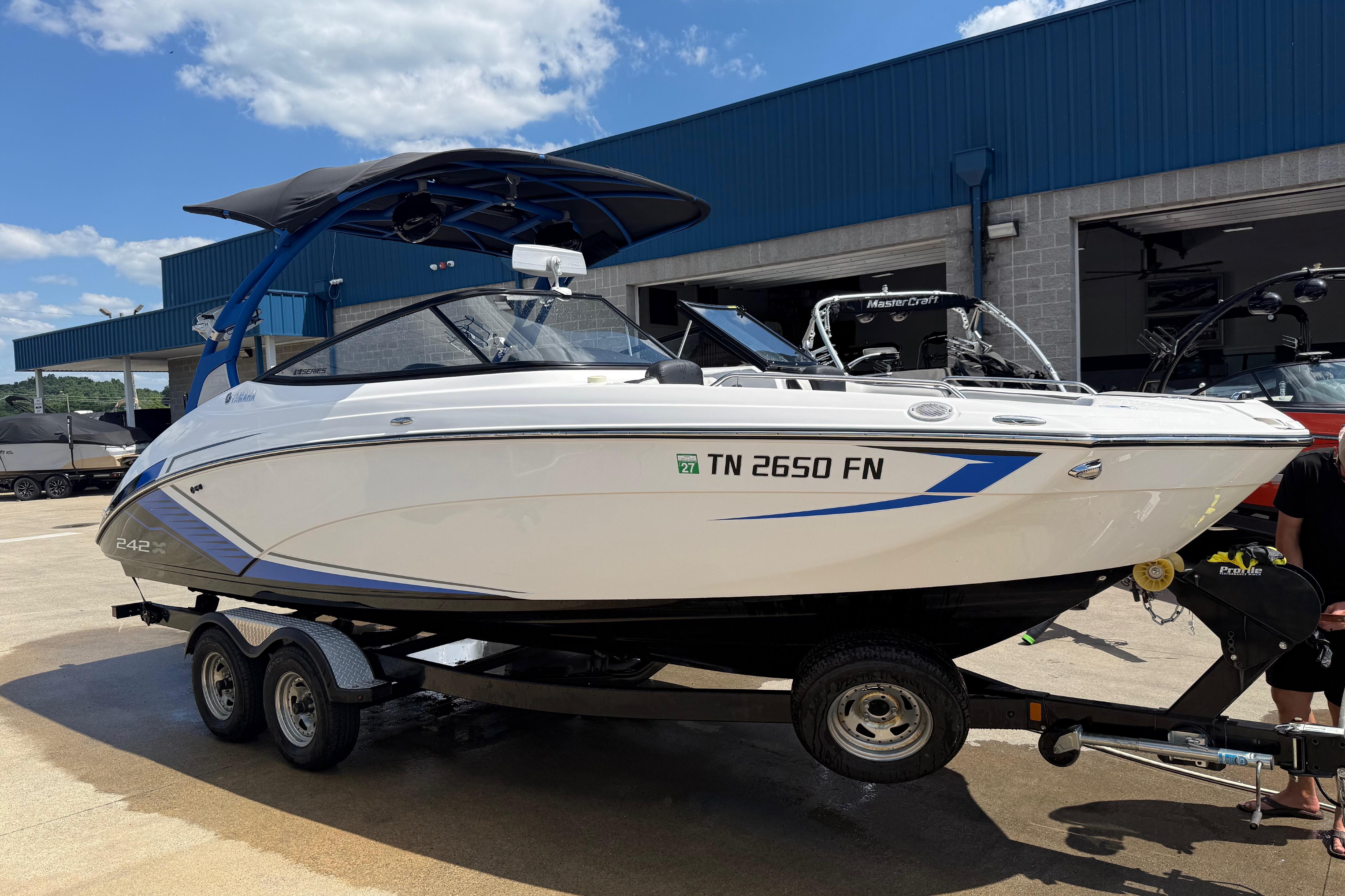 2018 Yamaha Boats 242X E-Series