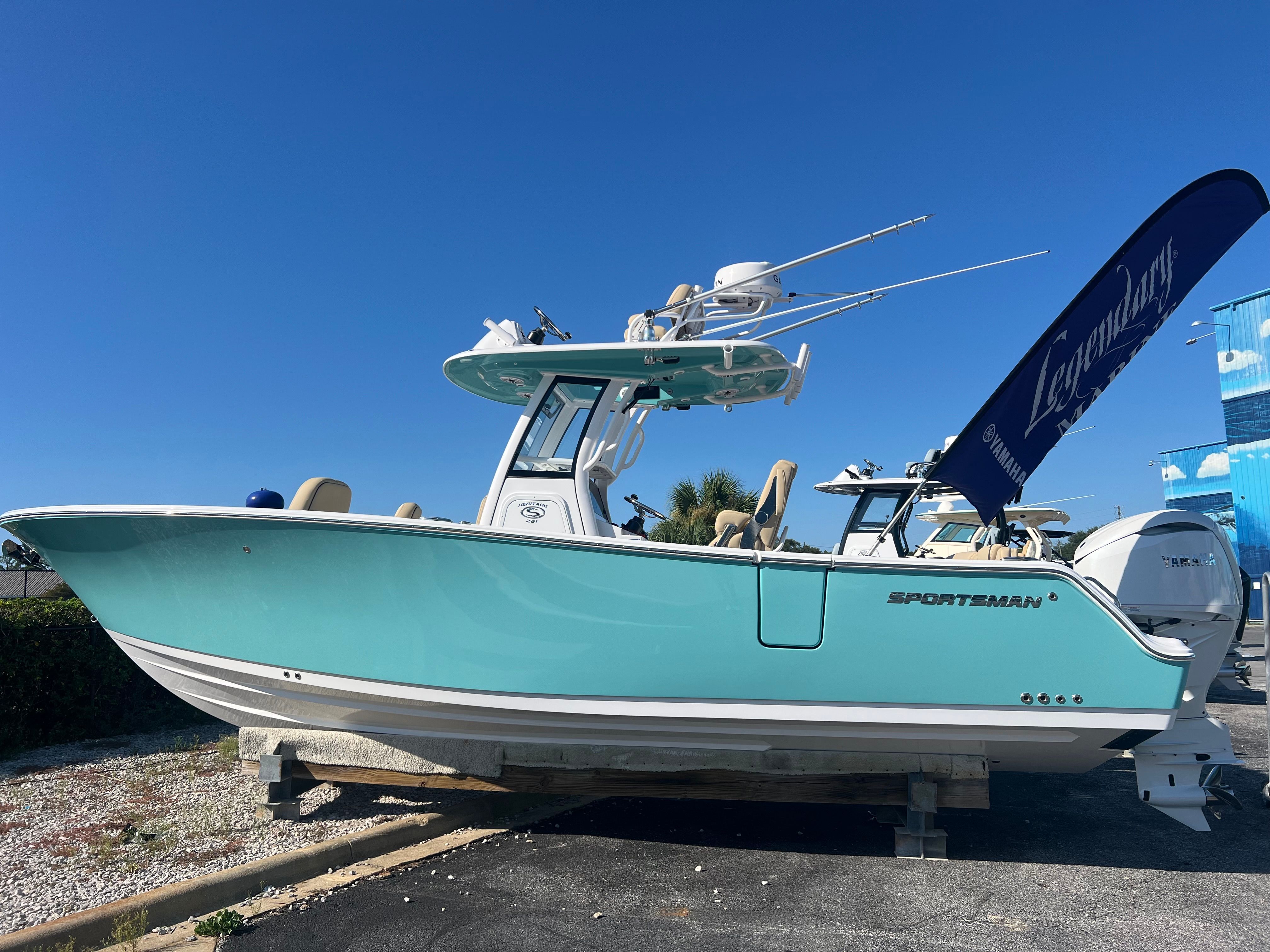 2026 Sportsman Heritage 261 Center Console