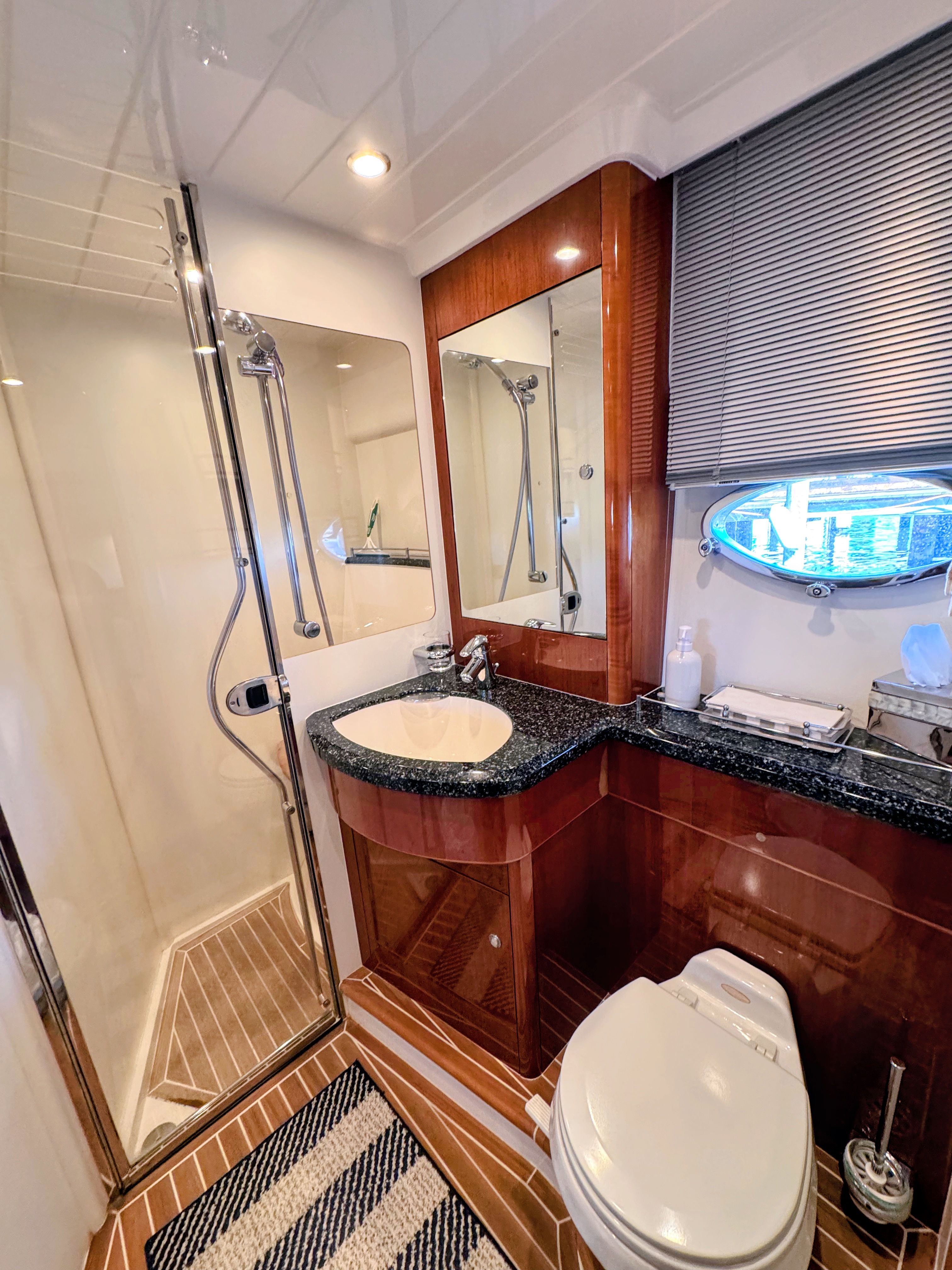 2004 Viking Princess V58 - 49
