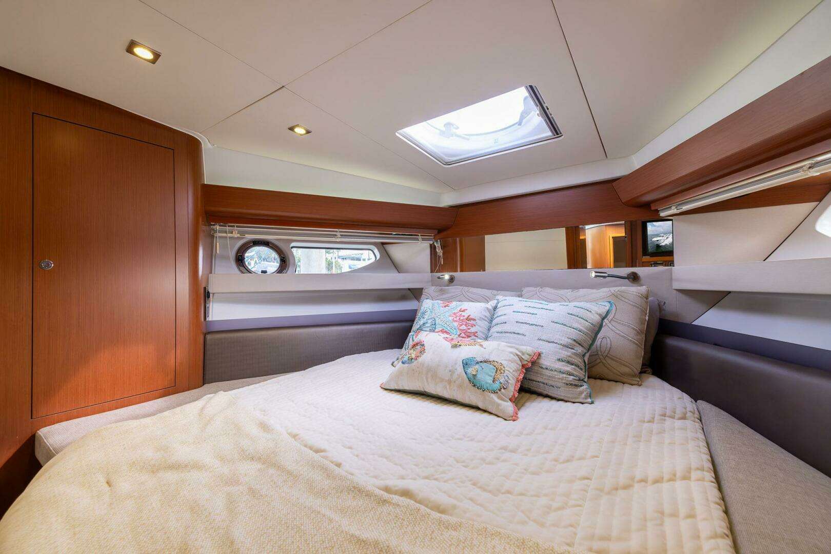 2014 Beneteau Gran Turismo 44 - Image 27