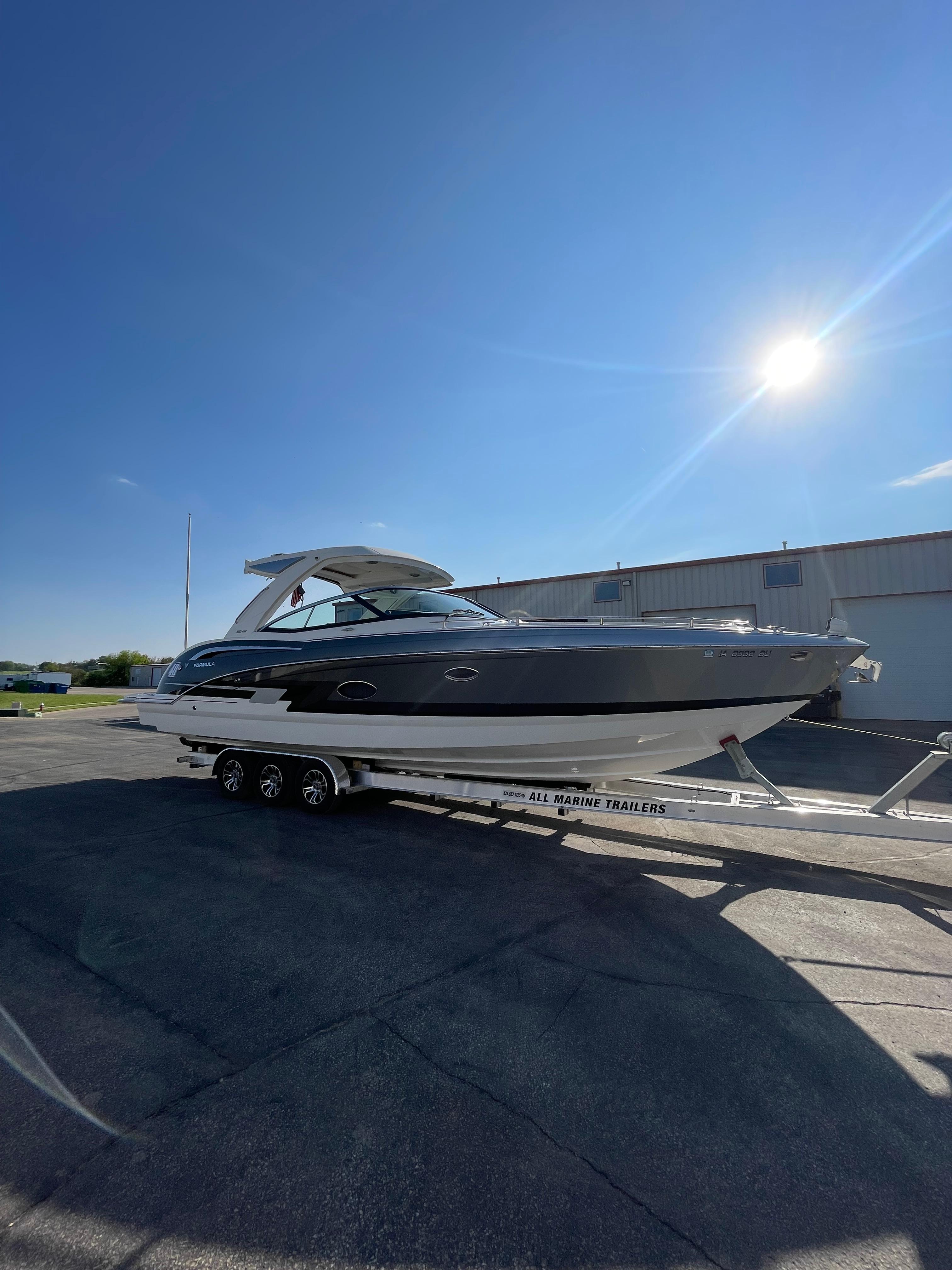 2019 Formula 350 Crossover Bowrider - 3