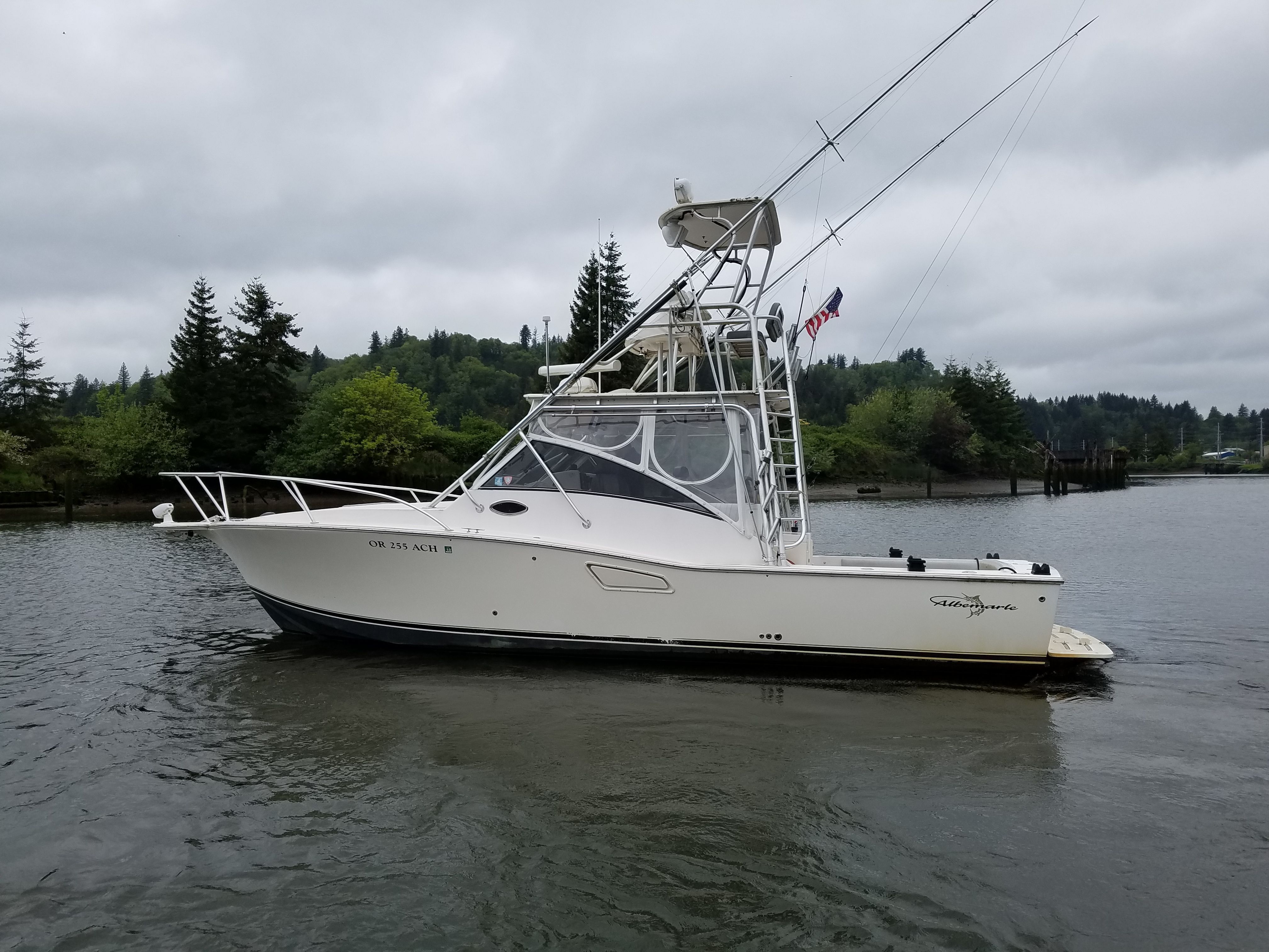 2004 Albemarle 320 Express Fisherman