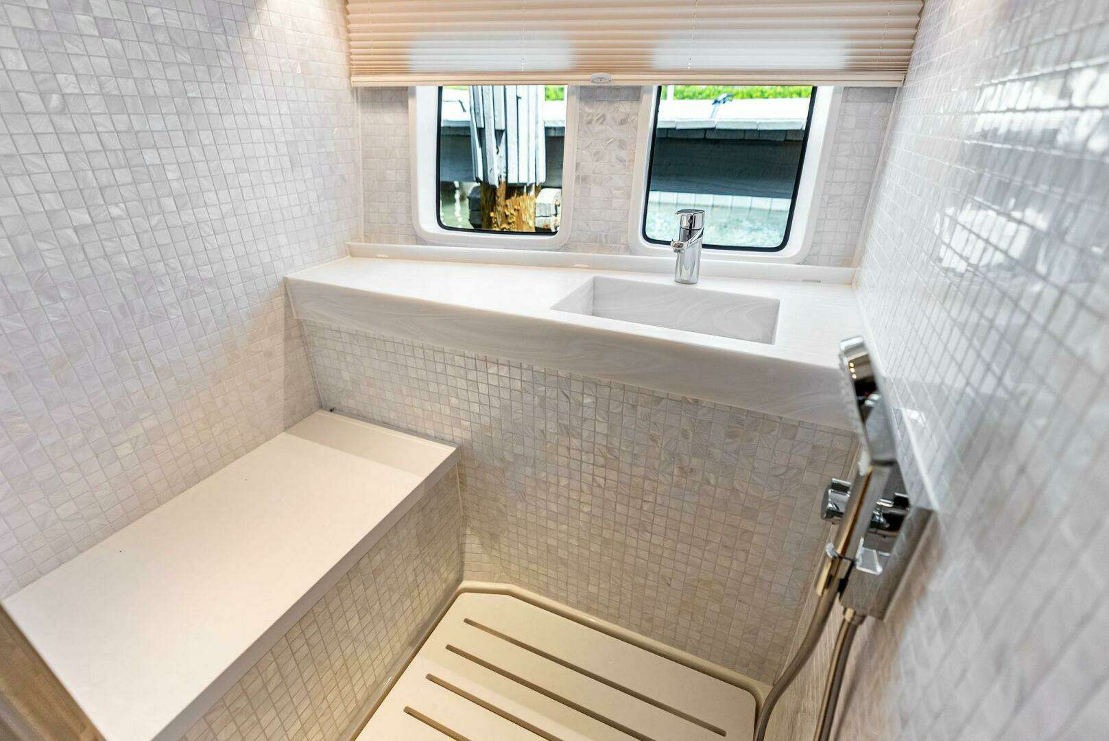 2024 Zeelander Z5 - Image 55