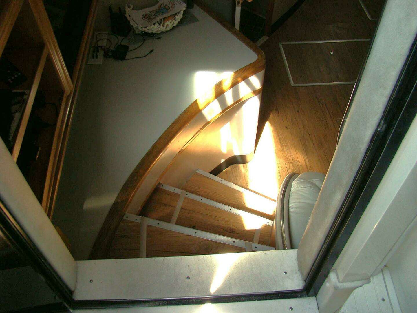 1991 Sea Ray 480 Sundancer - Image 32