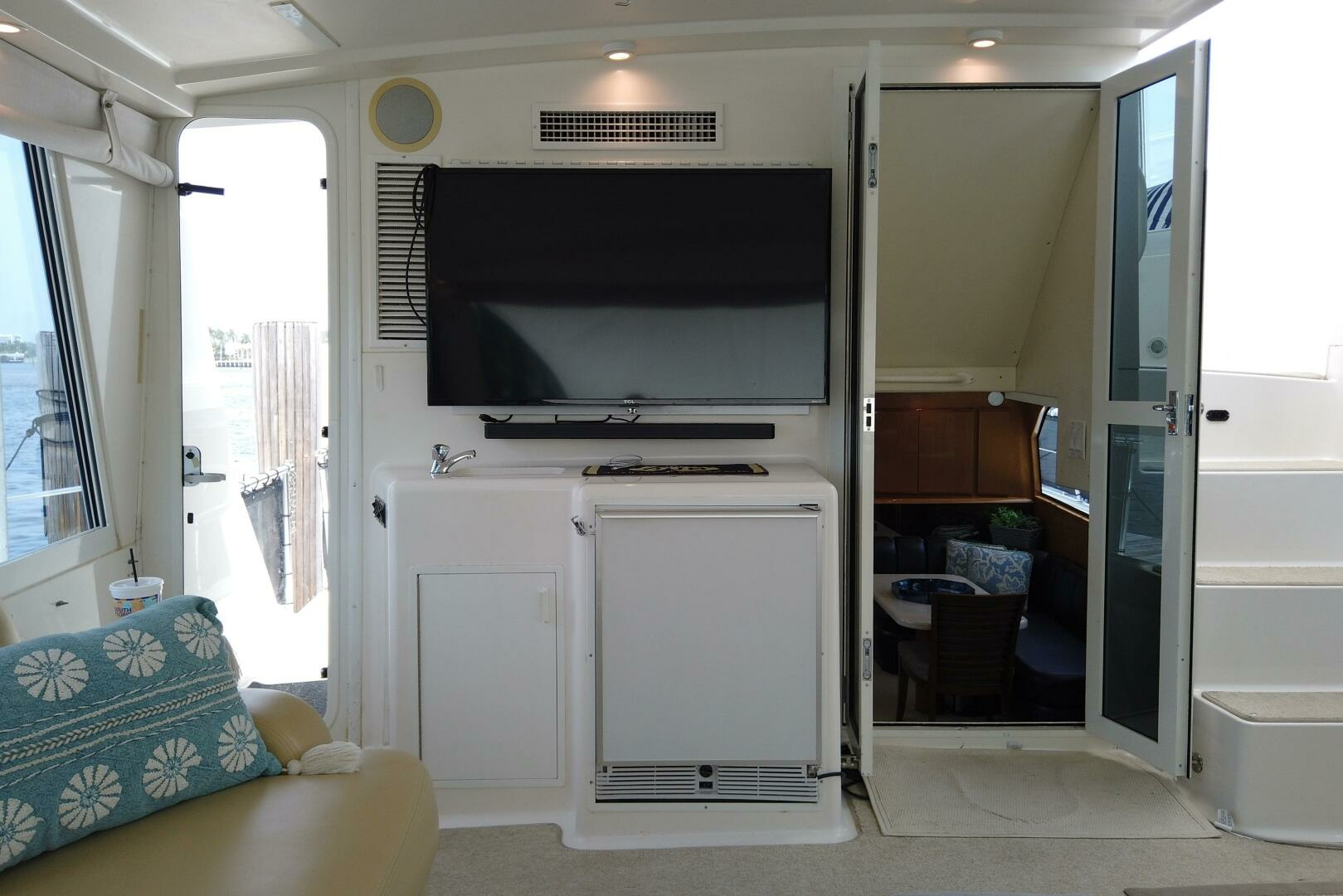 1999 Viking Motoryacht - Image 15