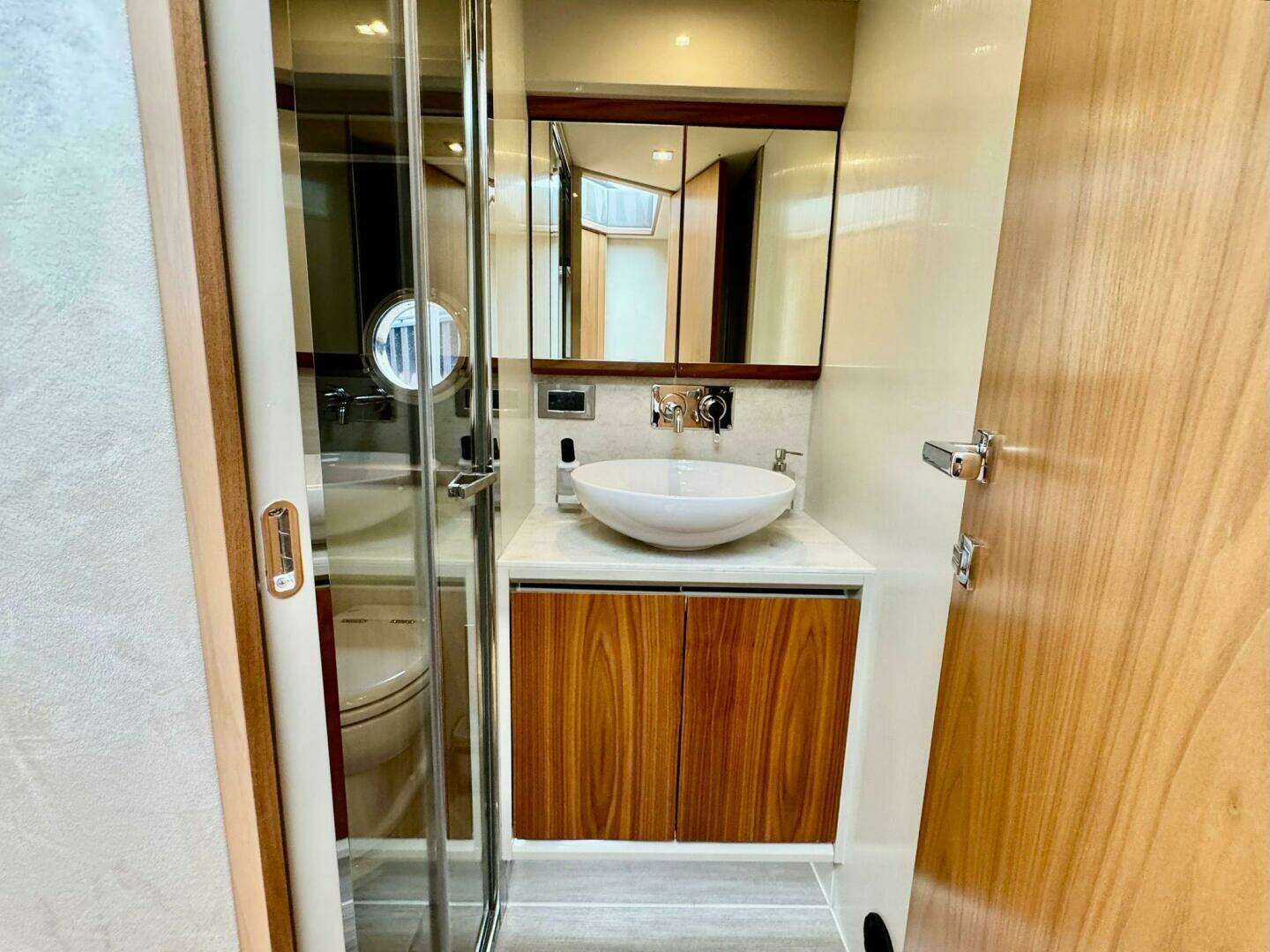 2016 Absolute 45 Sport Yacht - Image 67