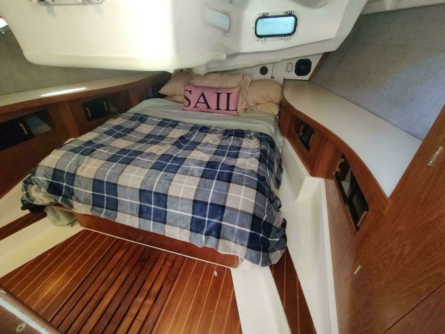 1987 Hunter 37 Legend - Image 31