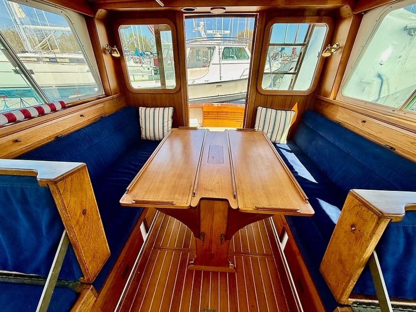 1993 Shannon Custom Downeast 36 - Image 8