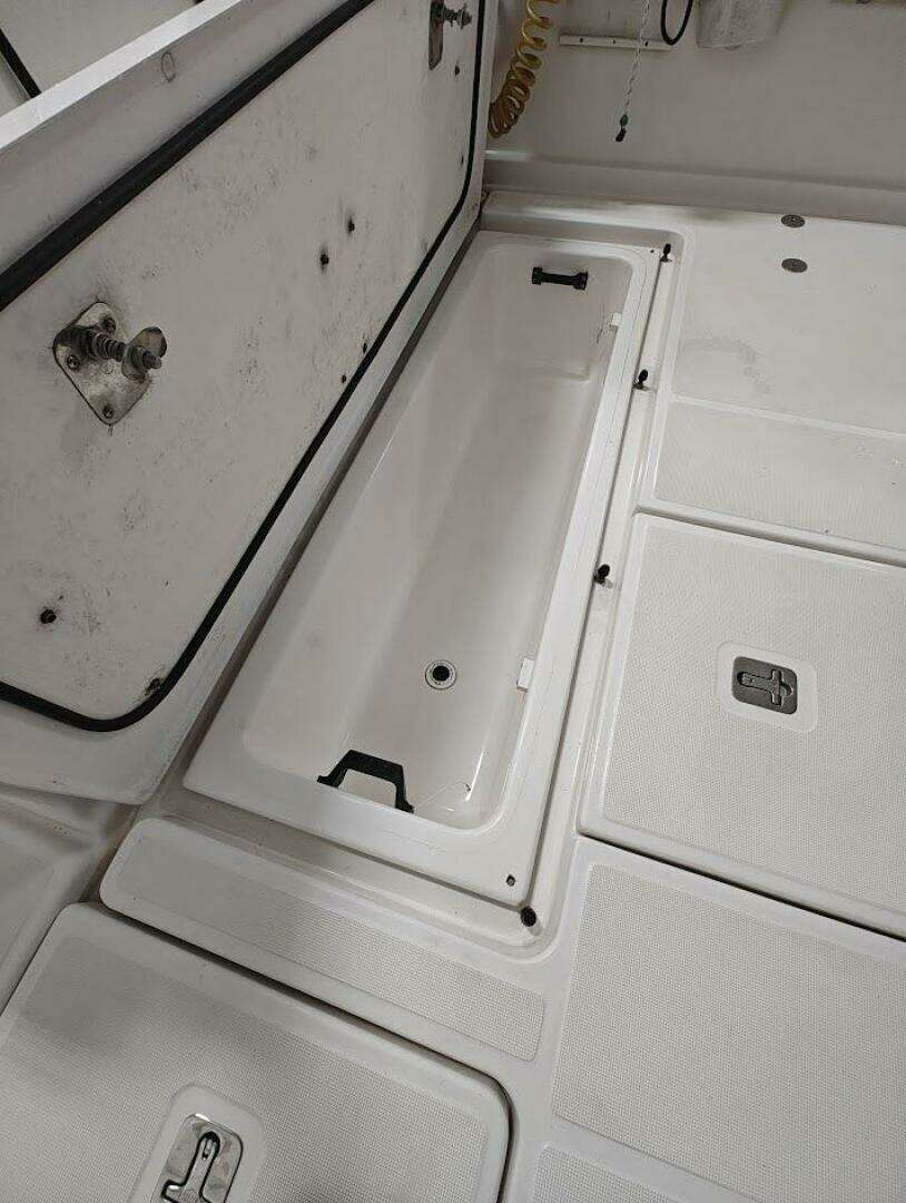 2005 Tiara Yachts 3200 OPEN - Image 3