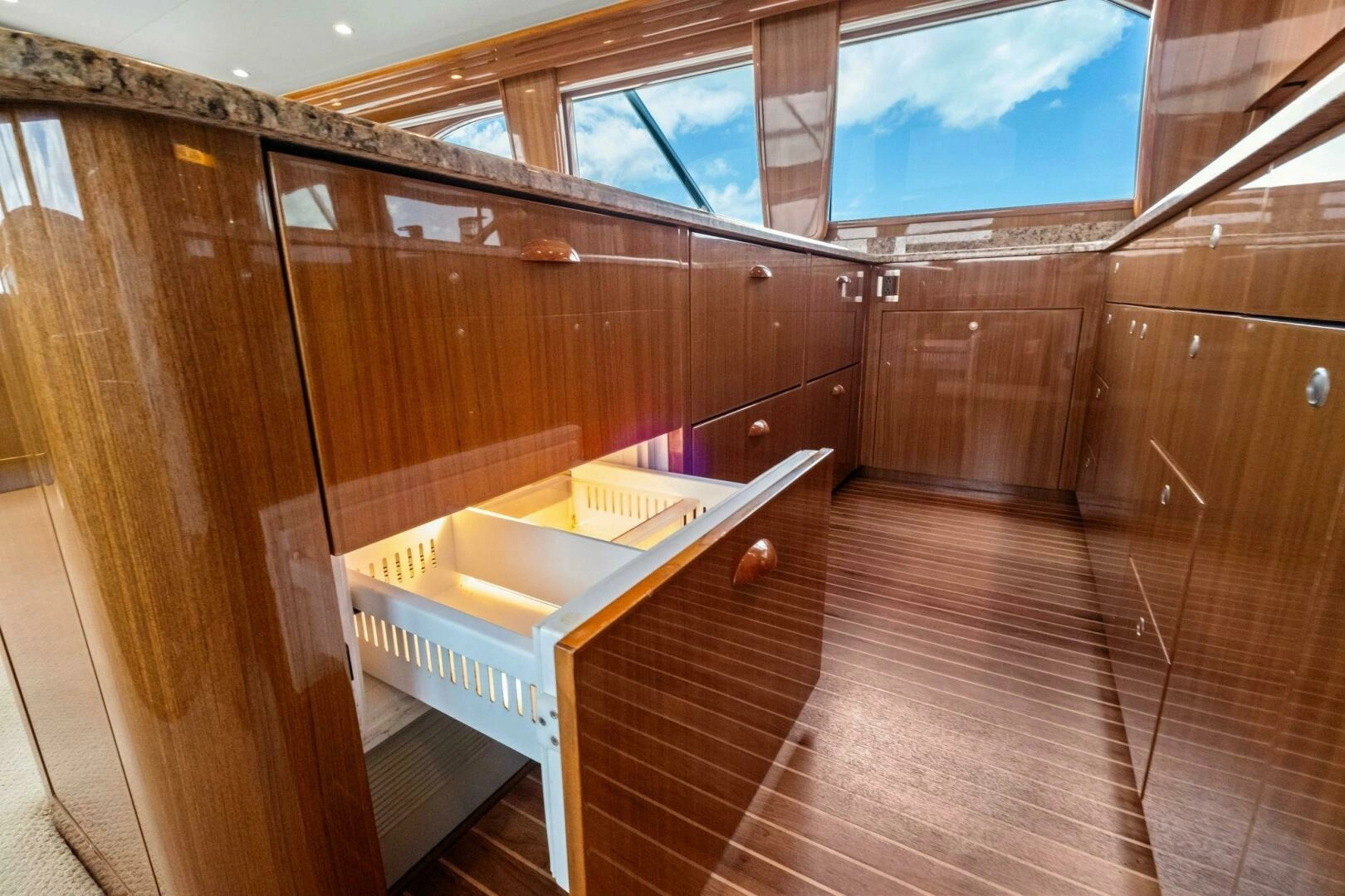 2008 Viking 64 Convertible - Image 42