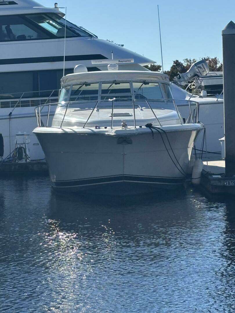1993 Tiara Yachts 4300 Convertible - Image 2