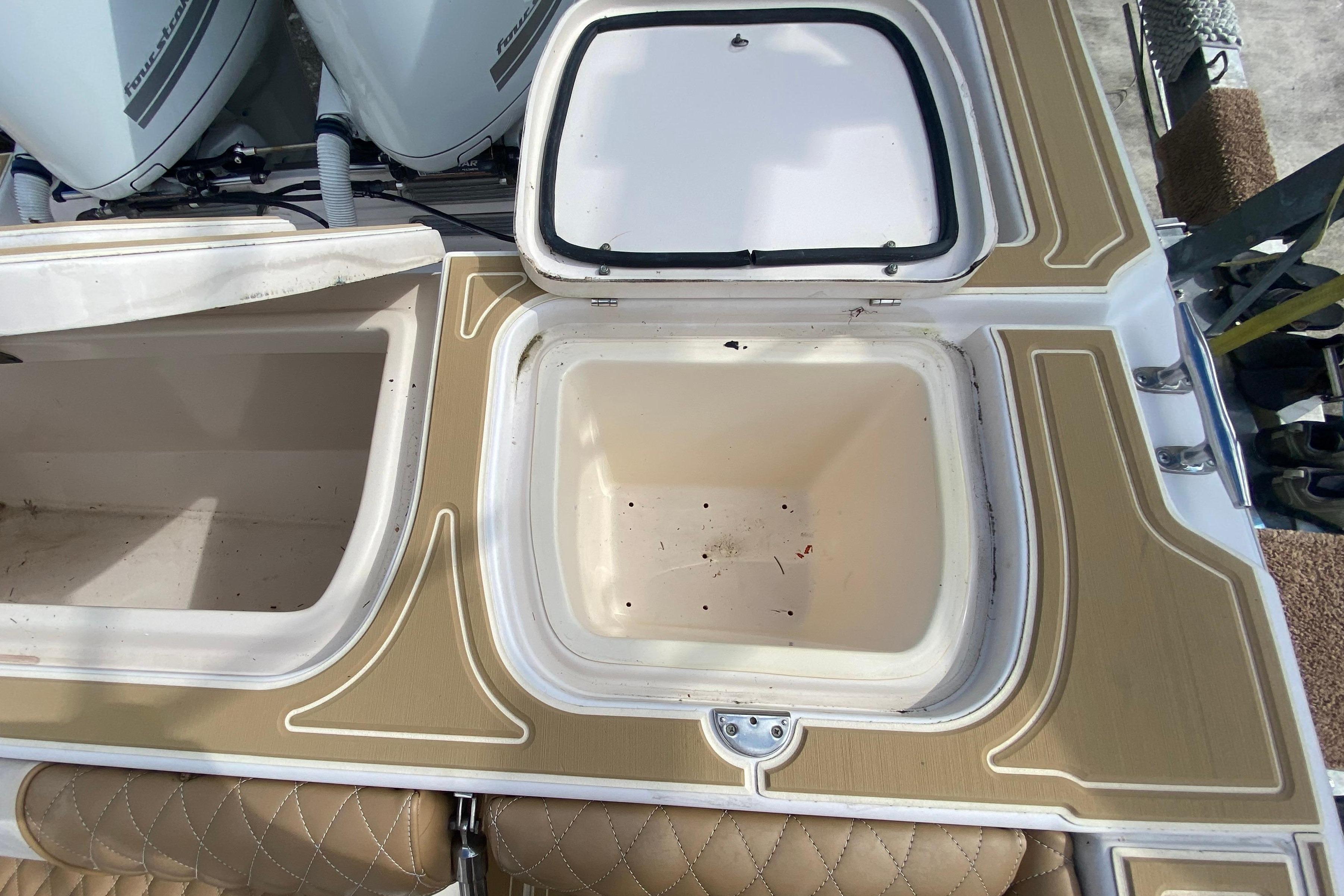 2004 Grady-White Canyon 283 boat storage compartments and seating detail.
