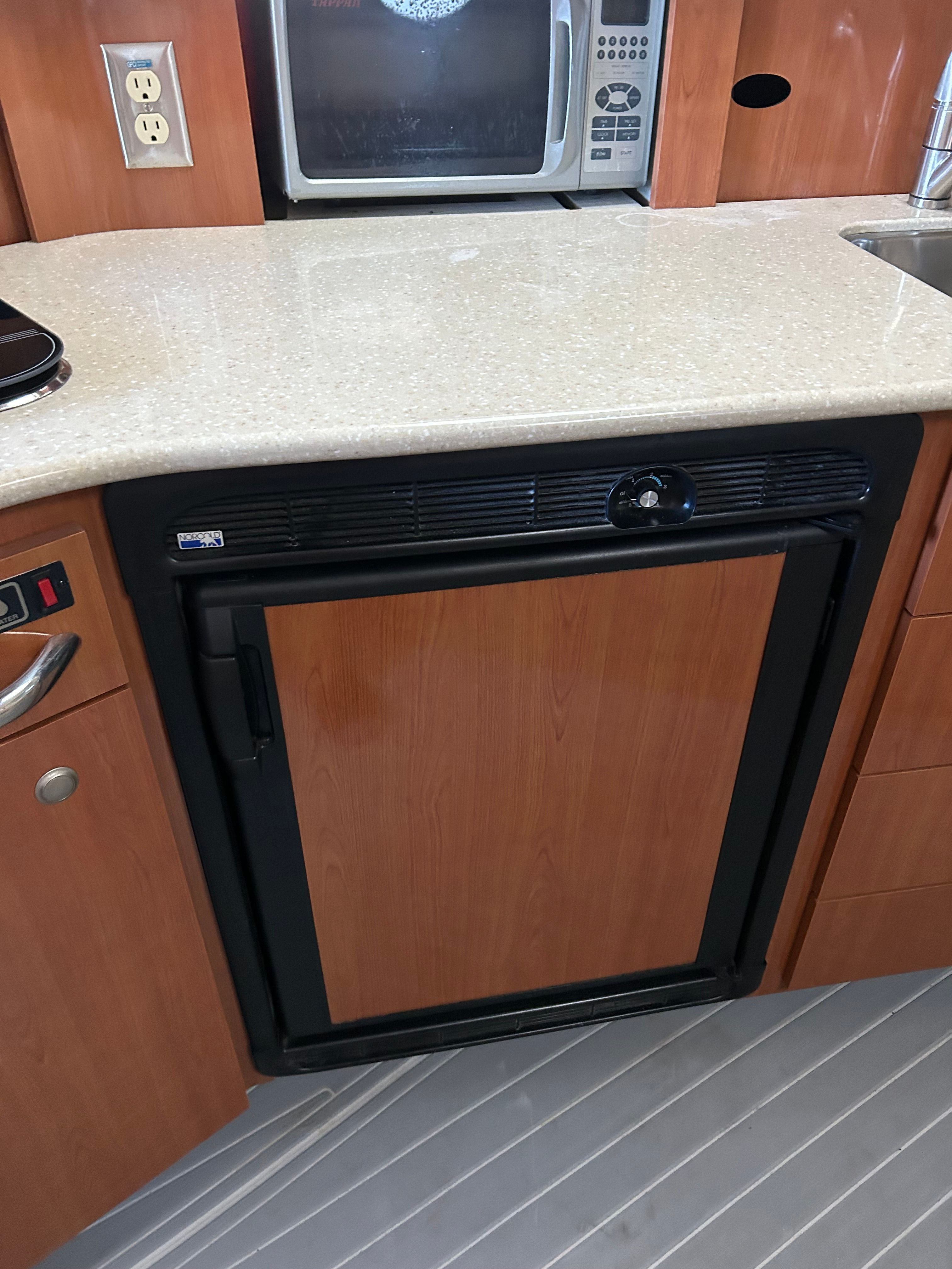 2006 Maxum 3300 SE - 73