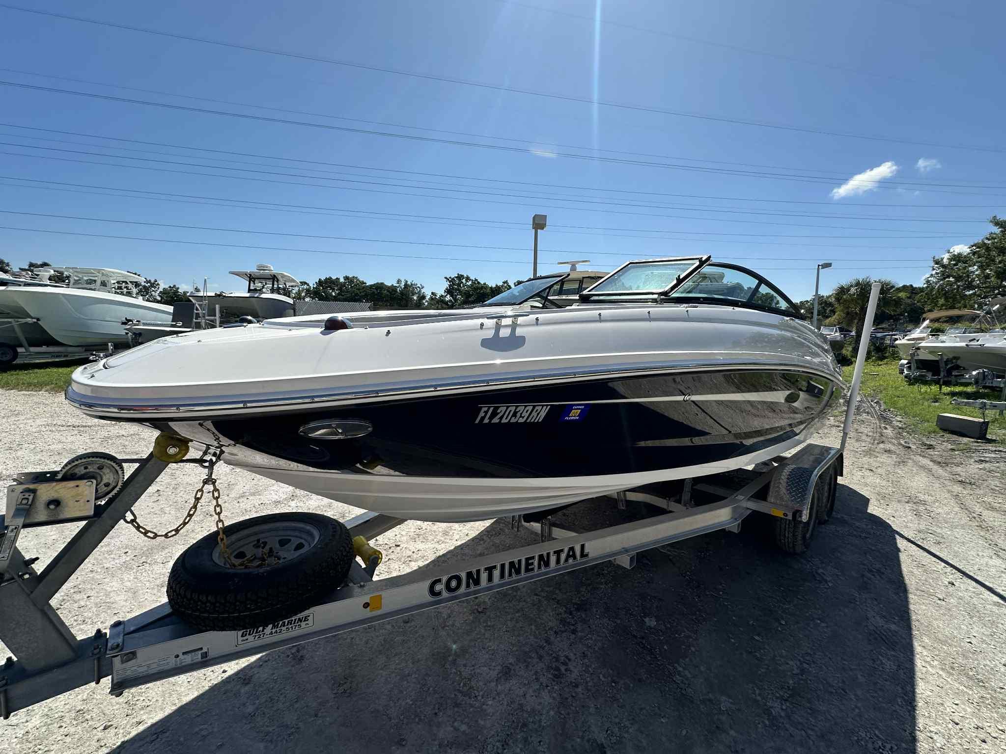 2017 SEA RAY 220 SDX - Image 2