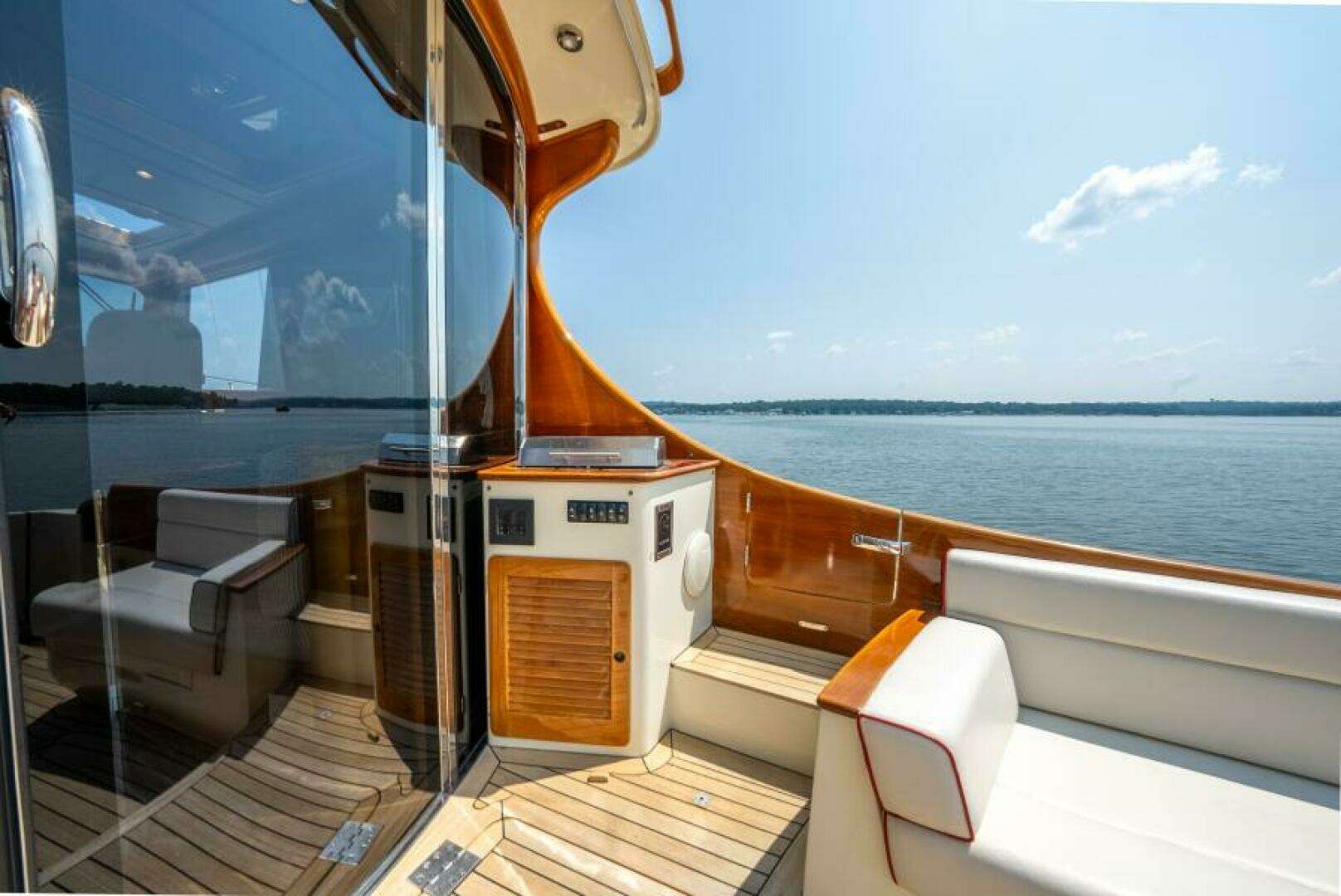 2012 Hinckley Talaria 48 - Image 12
