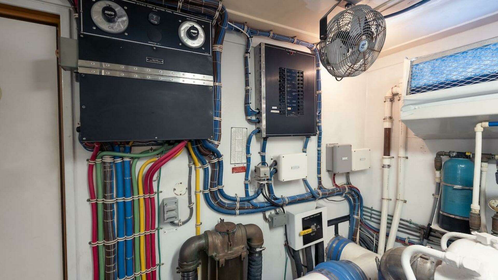 1998 Hatteras Sport Deck - Image 72