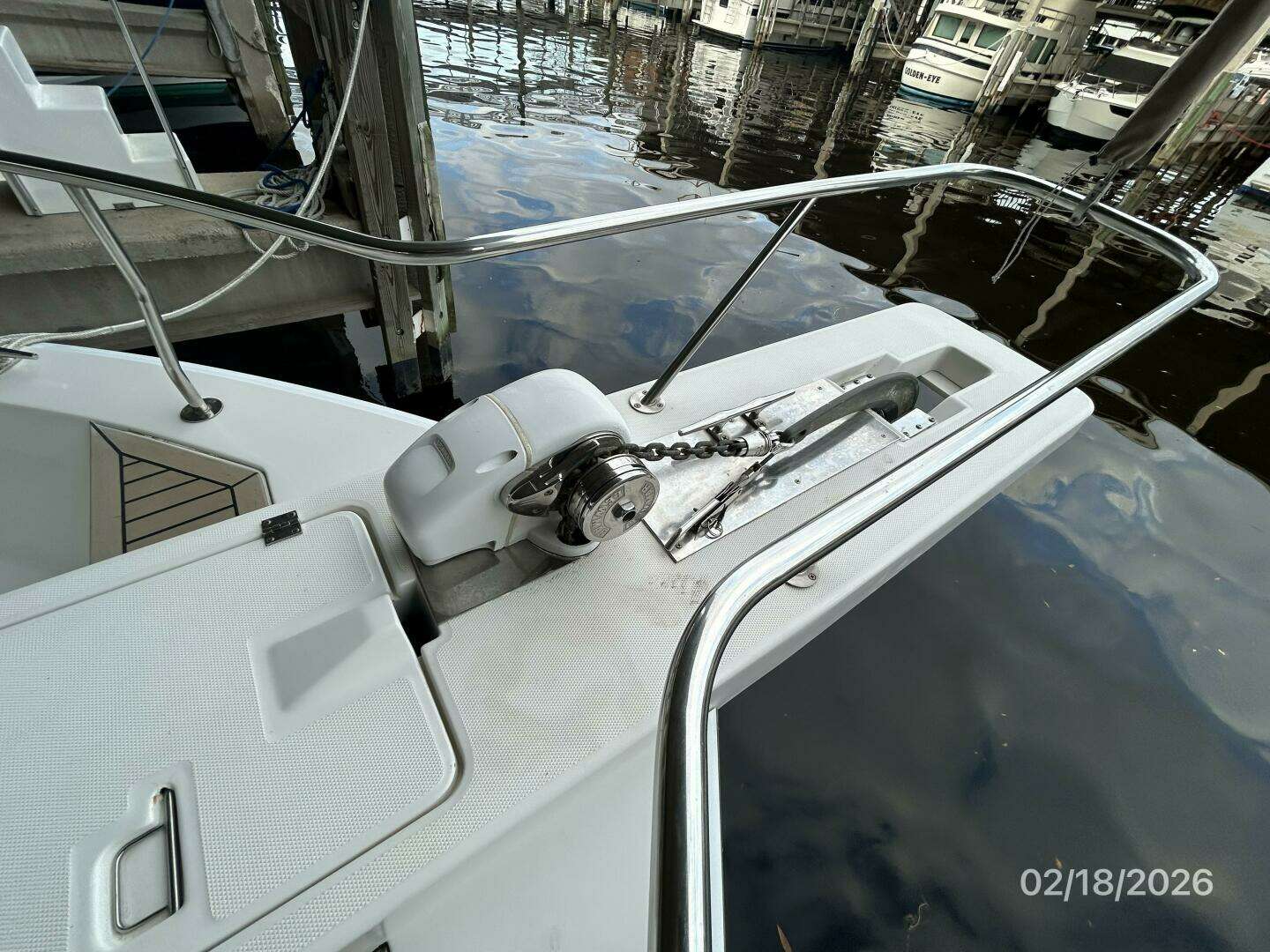 2004 Mainship 430 - Image 6