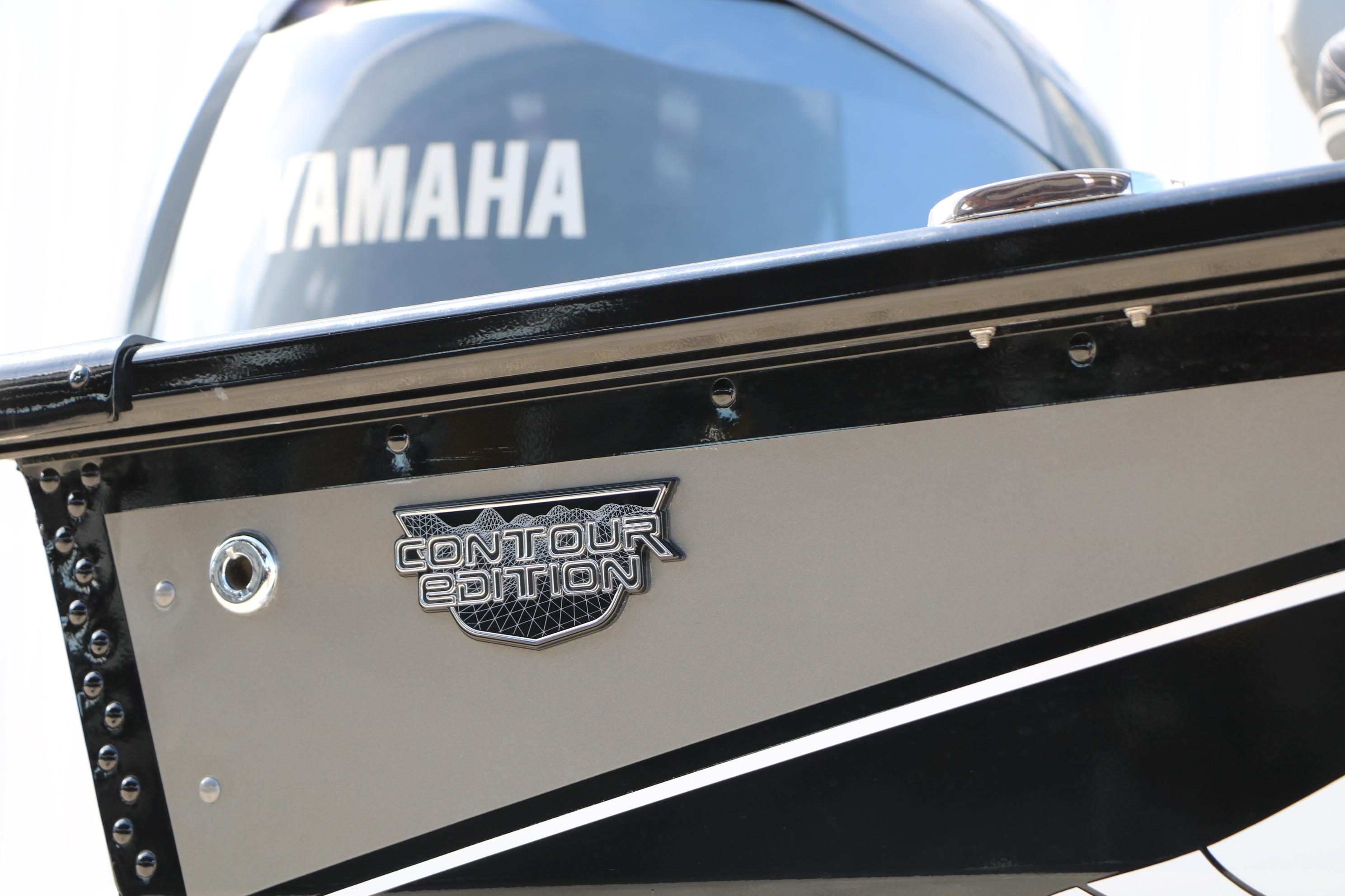 2025 Smoker Craft Adventurer 188 DC, Contour Edition detail with Yamaha engine.