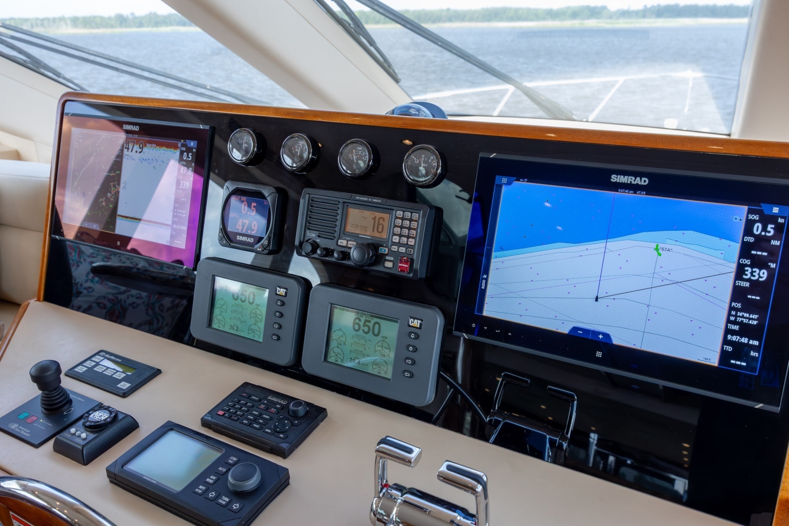 2008 Hatteras Motor Yacht - Image 90