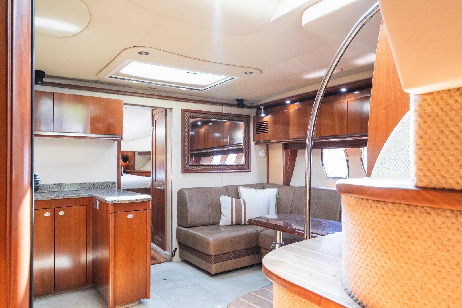 2005 Sea Ray 480 Motor Yacht - Image 53