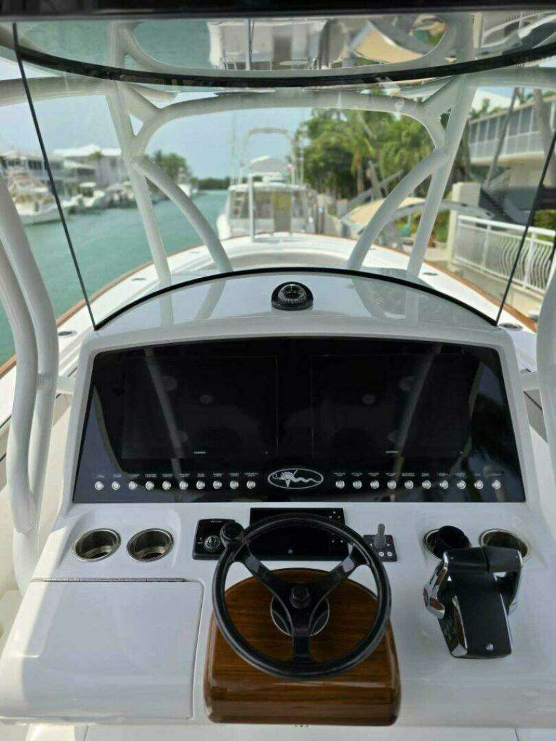 2023 Valhalla Boatworks V-33 - Image 19