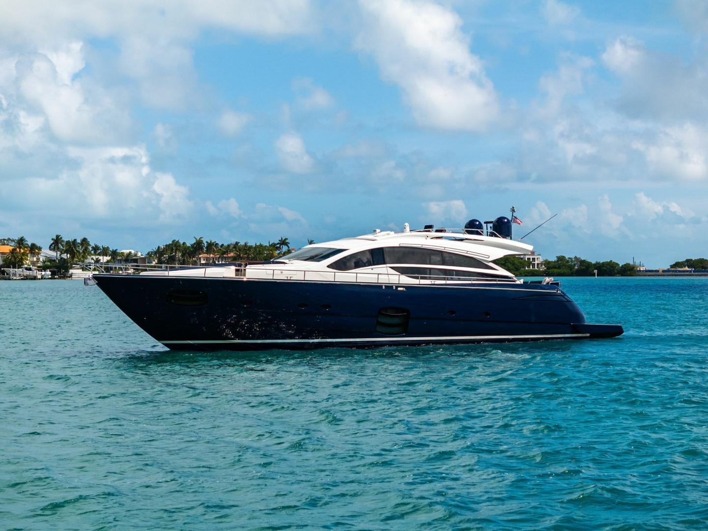 2013 Pershing 82 - Image 10