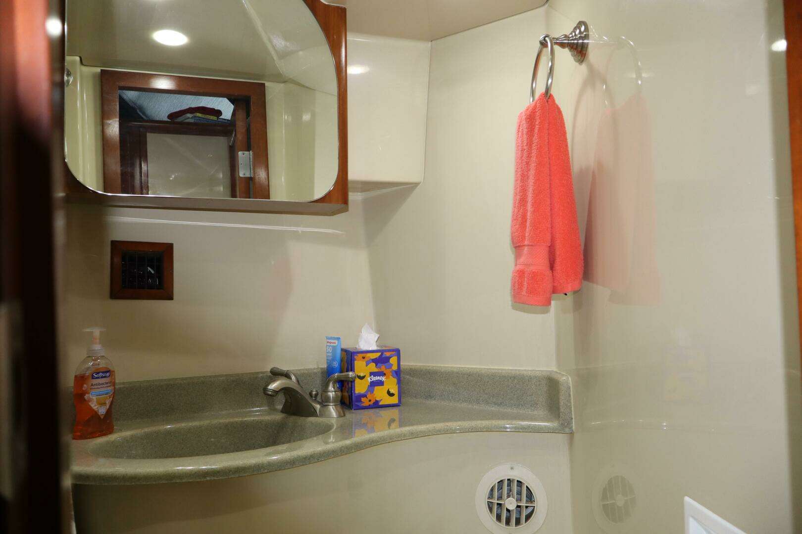 2006 Bluewater 5200 - Image 44