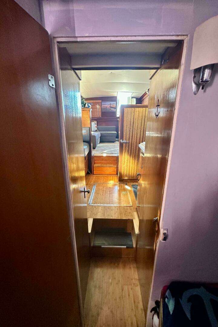 1960 Chris-Craft 45 Constellation - Image 26