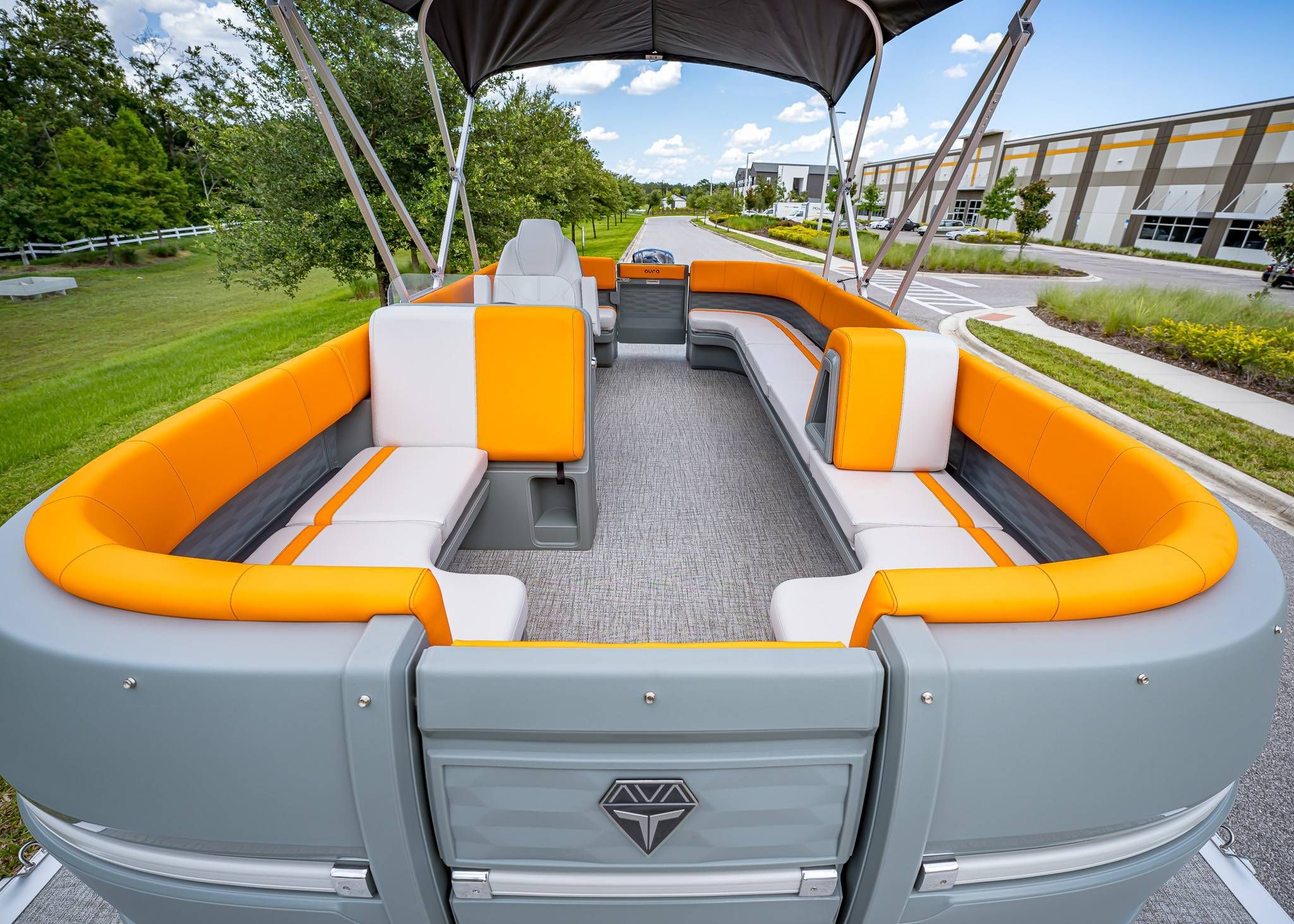 2025 Tahoe Pontoon Aura Quad Lounge - 7