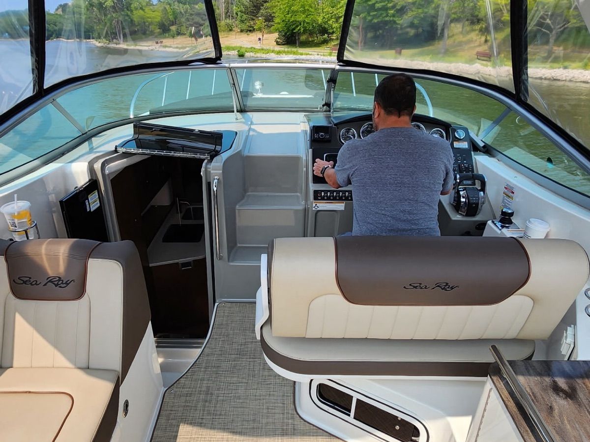 2014 Sea Ray Sundancer 310 - 11
